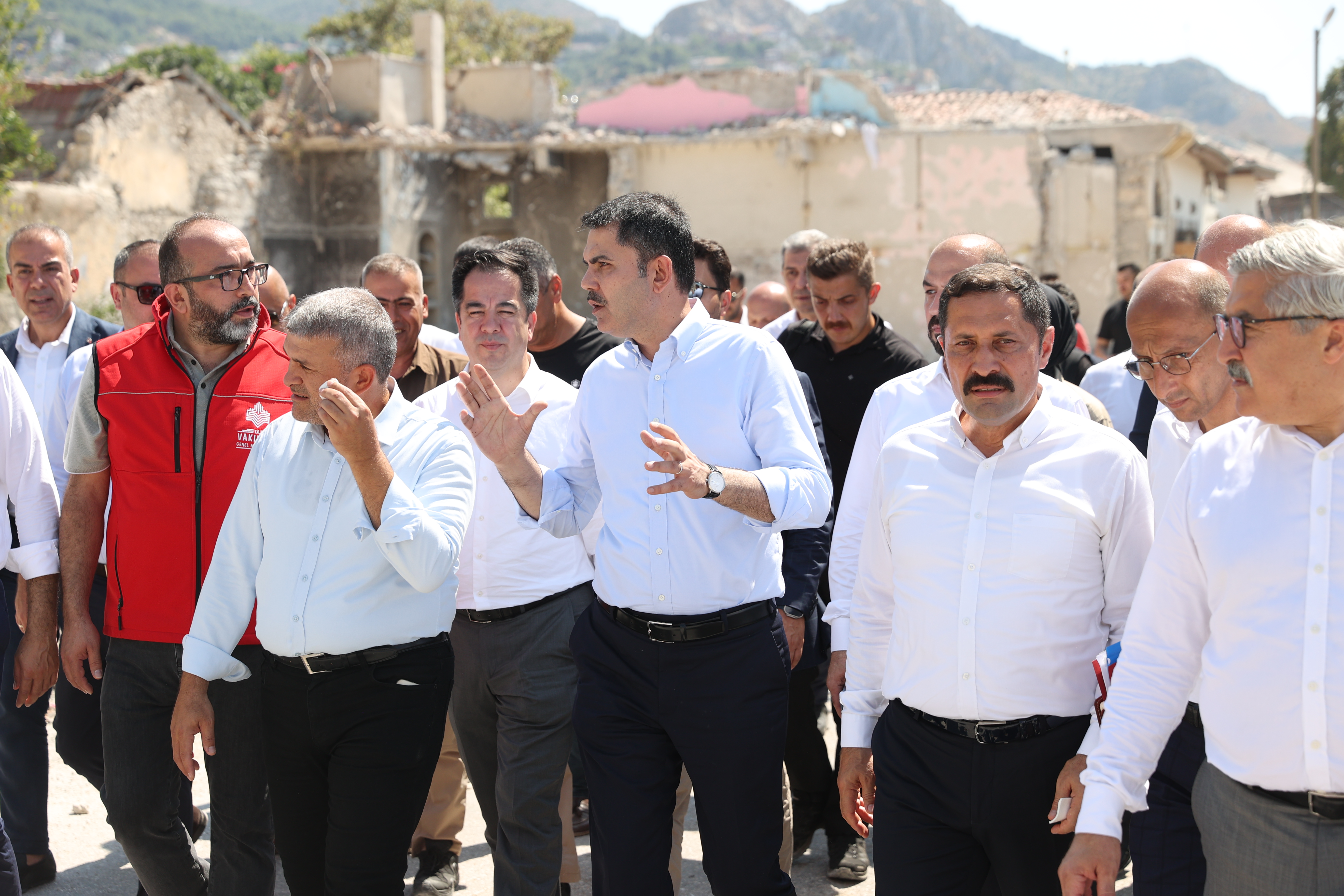 BAKAN KURUM: TESLİMATTA 250 BİNİ GEÇTİK SÖZÜMÜZÜ İNŞA ETMEYE DEVAM