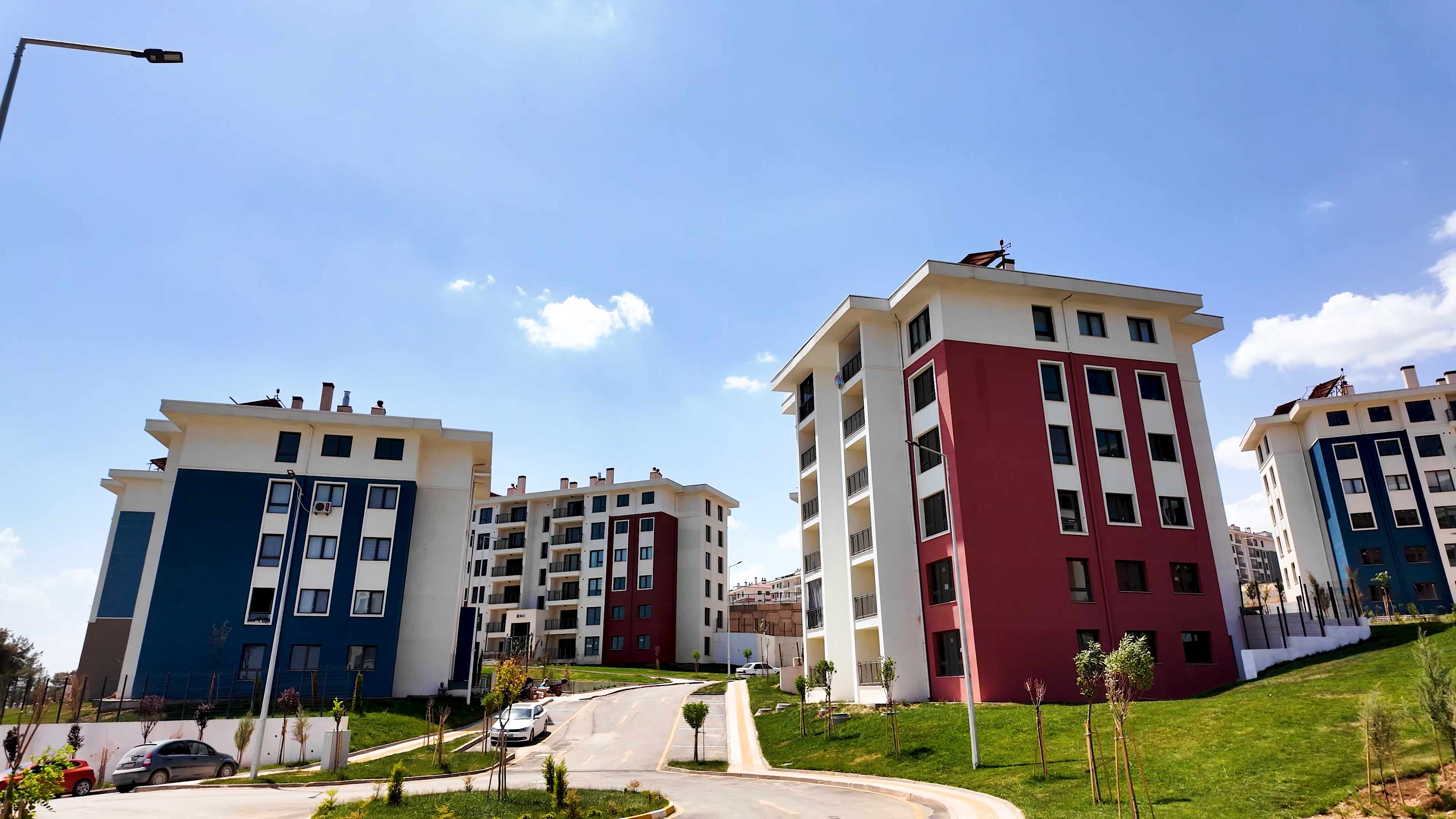 BAKAN KURUM: TESLİMATTA 250 BİNİ GEÇTİK SÖZÜMÜZÜ İNŞA ETMEYE DEVAM