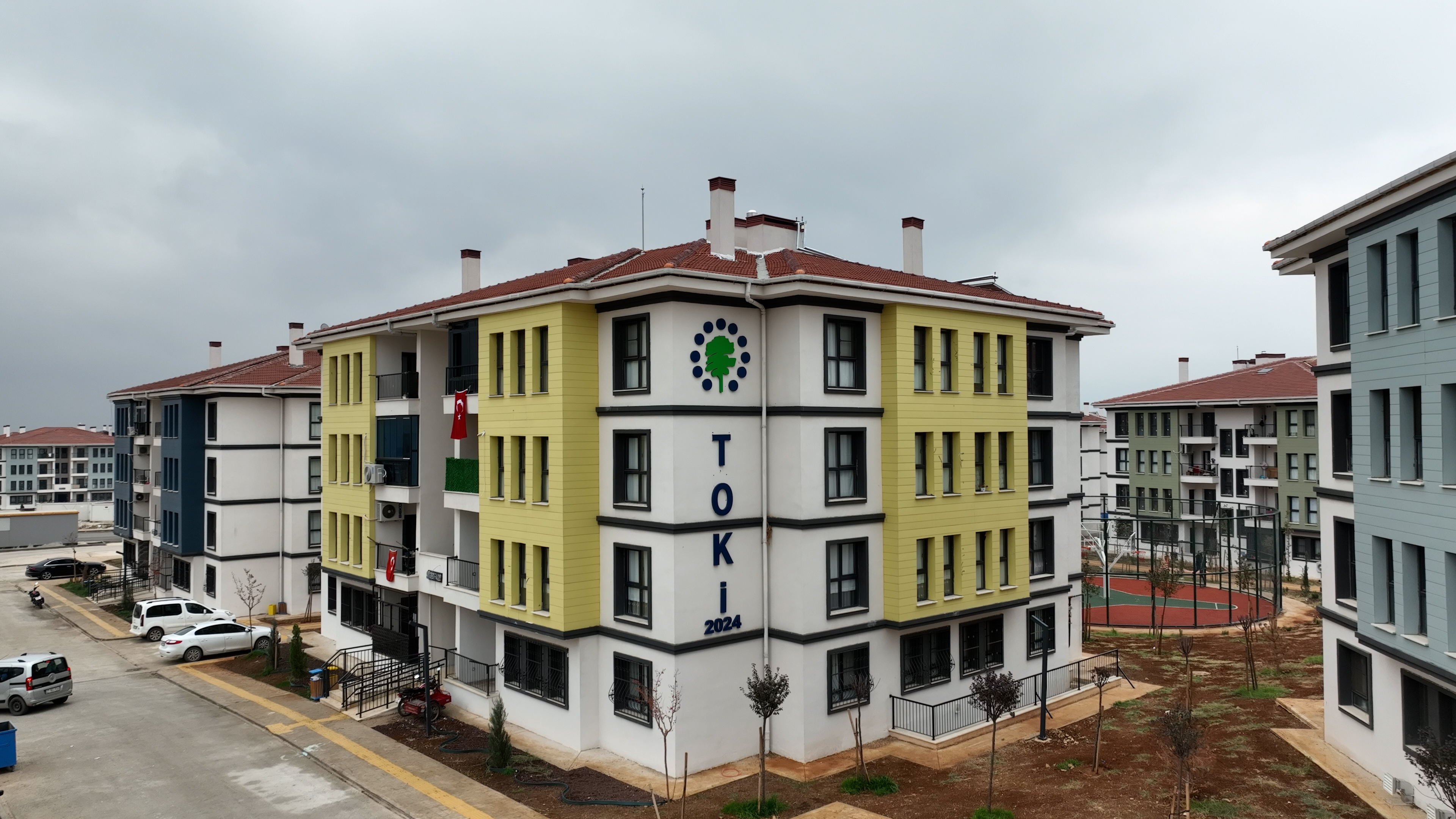 BAKAN KURUM: TESLİMATTA 250 BİNİ GEÇTİK SÖZÜMÜZÜ İNŞA ETMEYE DEVAM