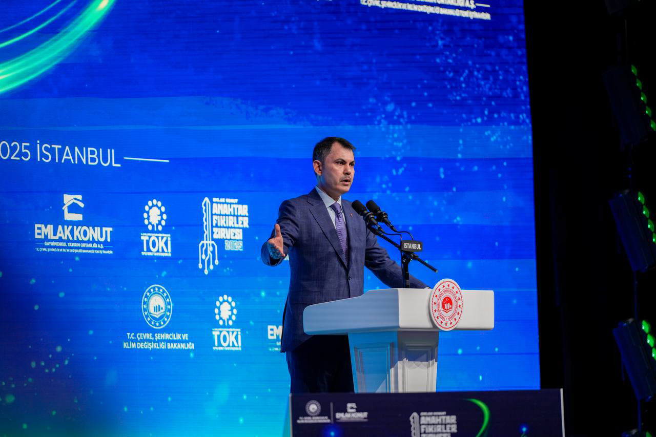 BAKAN KURUM, EMLAK KONUT ANAHTAR FİKİRLER ZİRVESİ’NDE KONUŞTU