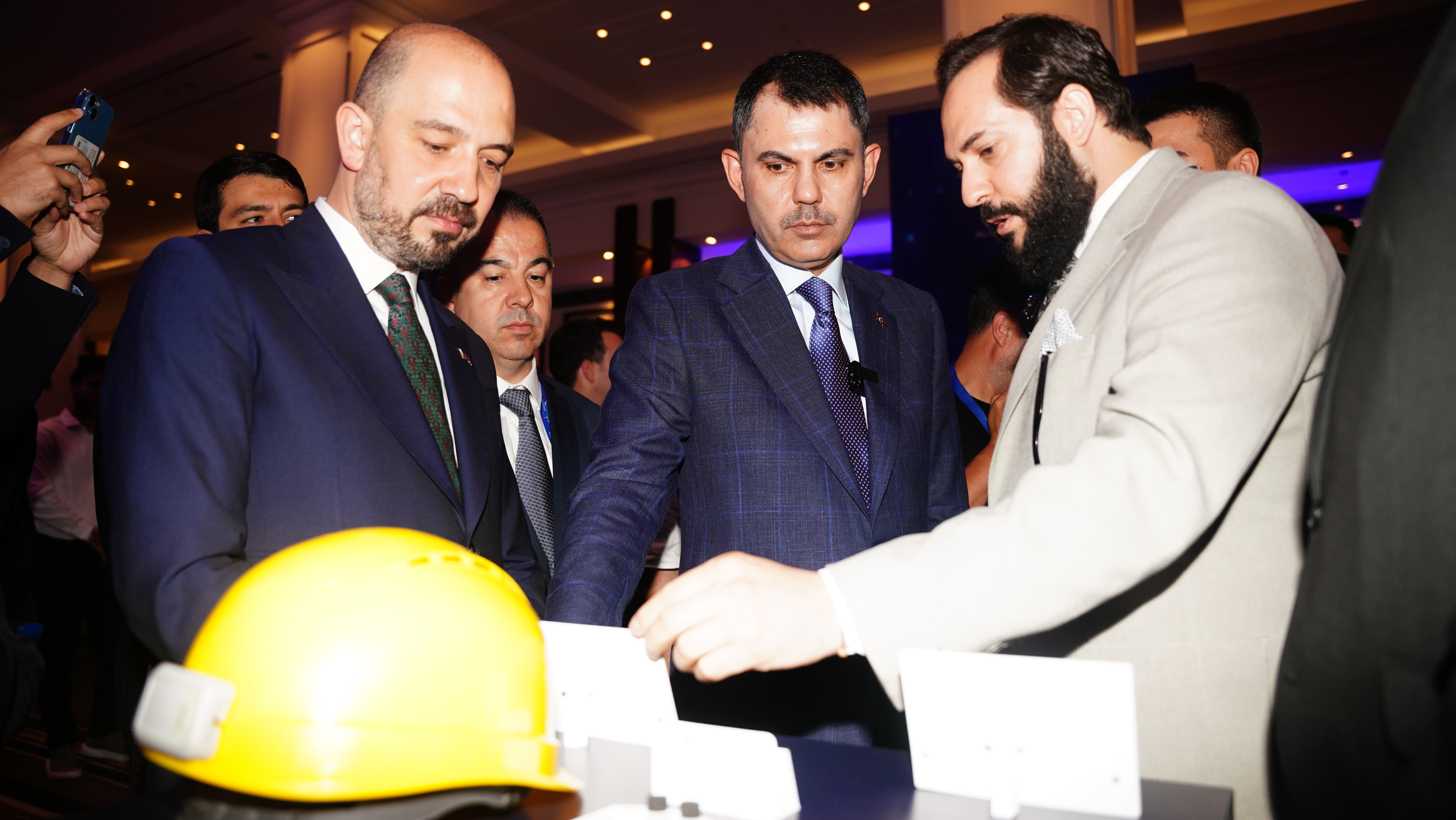 BAKAN KURUM, EMLAK KONUT ANAHTAR FİKİRLER ZİRVESİ’NDE KONUŞTU