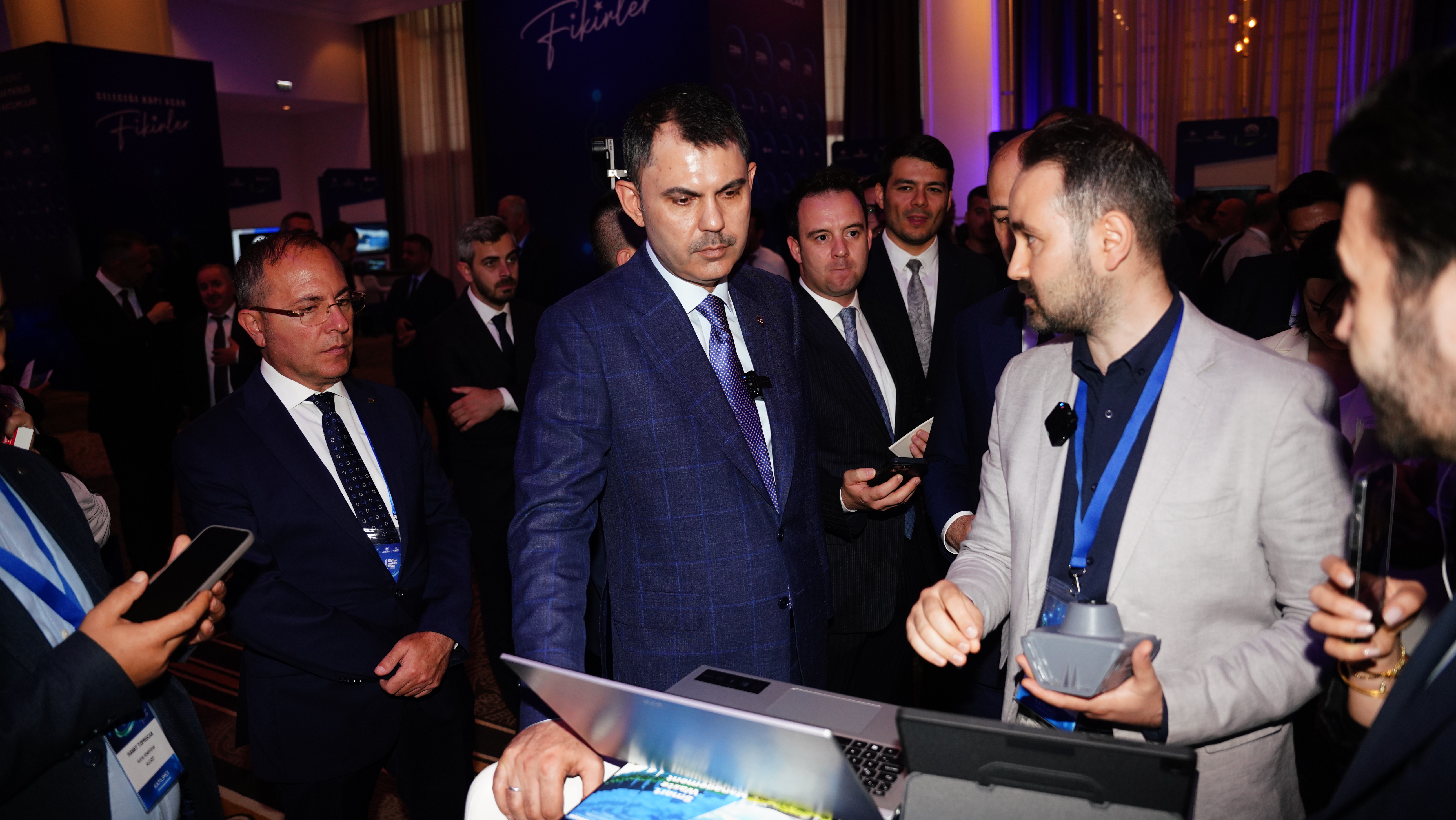 BAKAN KURUM, EMLAK KONUT ANAHTAR FİKİRLER ZİRVESİ’NDE KONUŞTU