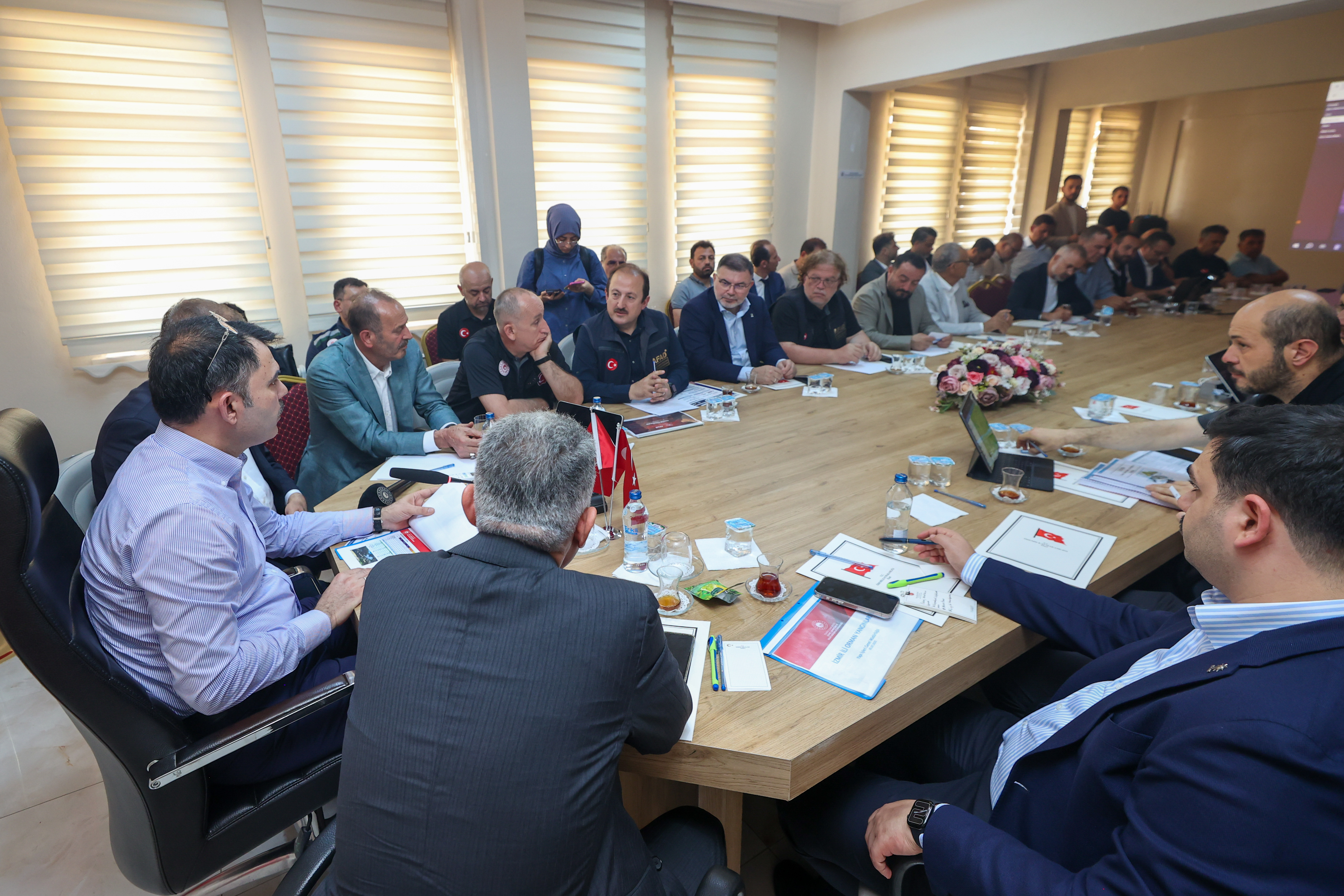 BAKAN KURUM ÖDEMİŞ’TE ORMAN YANGINI KOORDİNASYON TOPLANTISINA BAŞKANLIK ETTİ