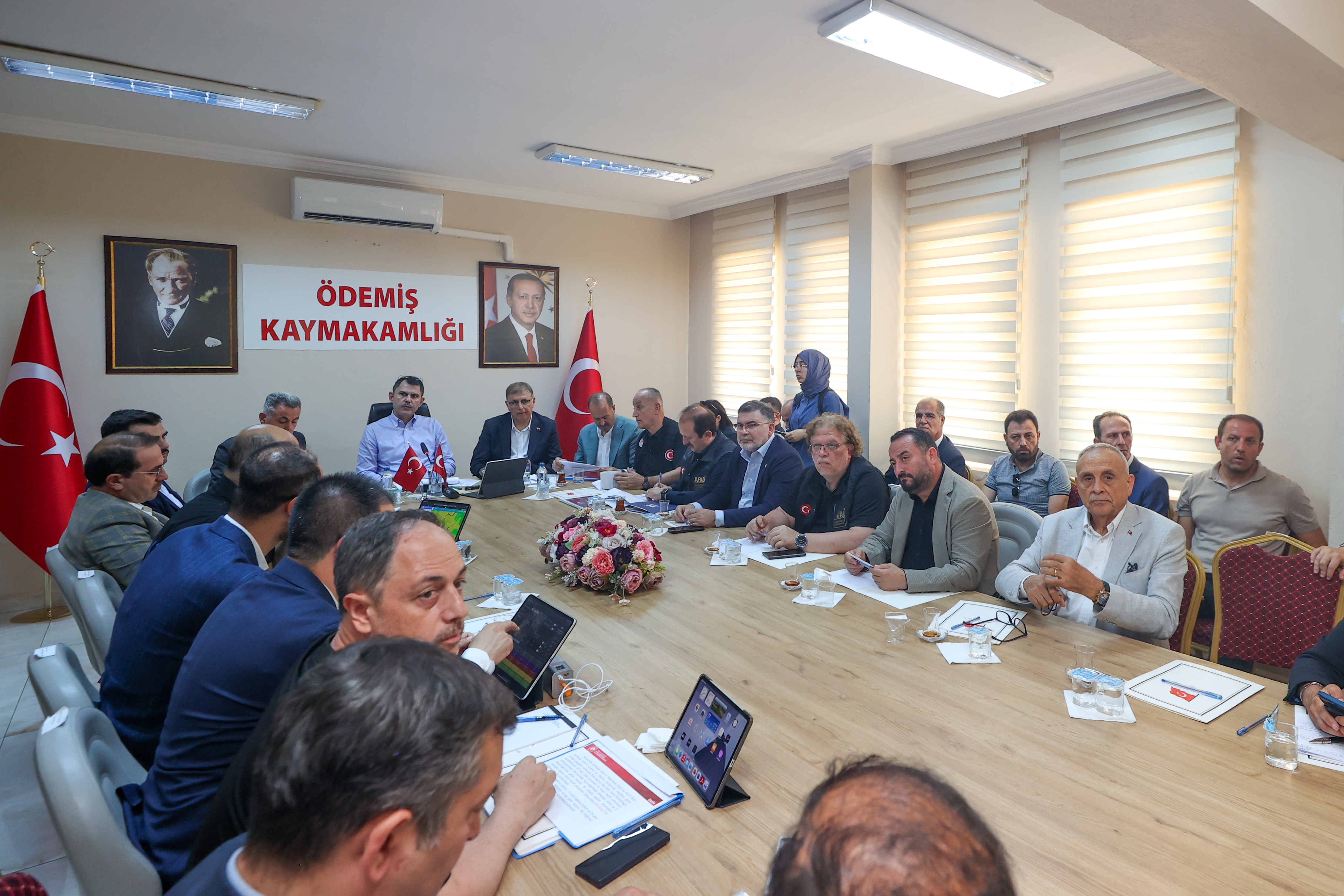 BAKAN KURUM ÖDEMİŞ’TE ORMAN YANGINI KOORDİNASYON TOPLANTISINA BAŞKANLIK ETTİ