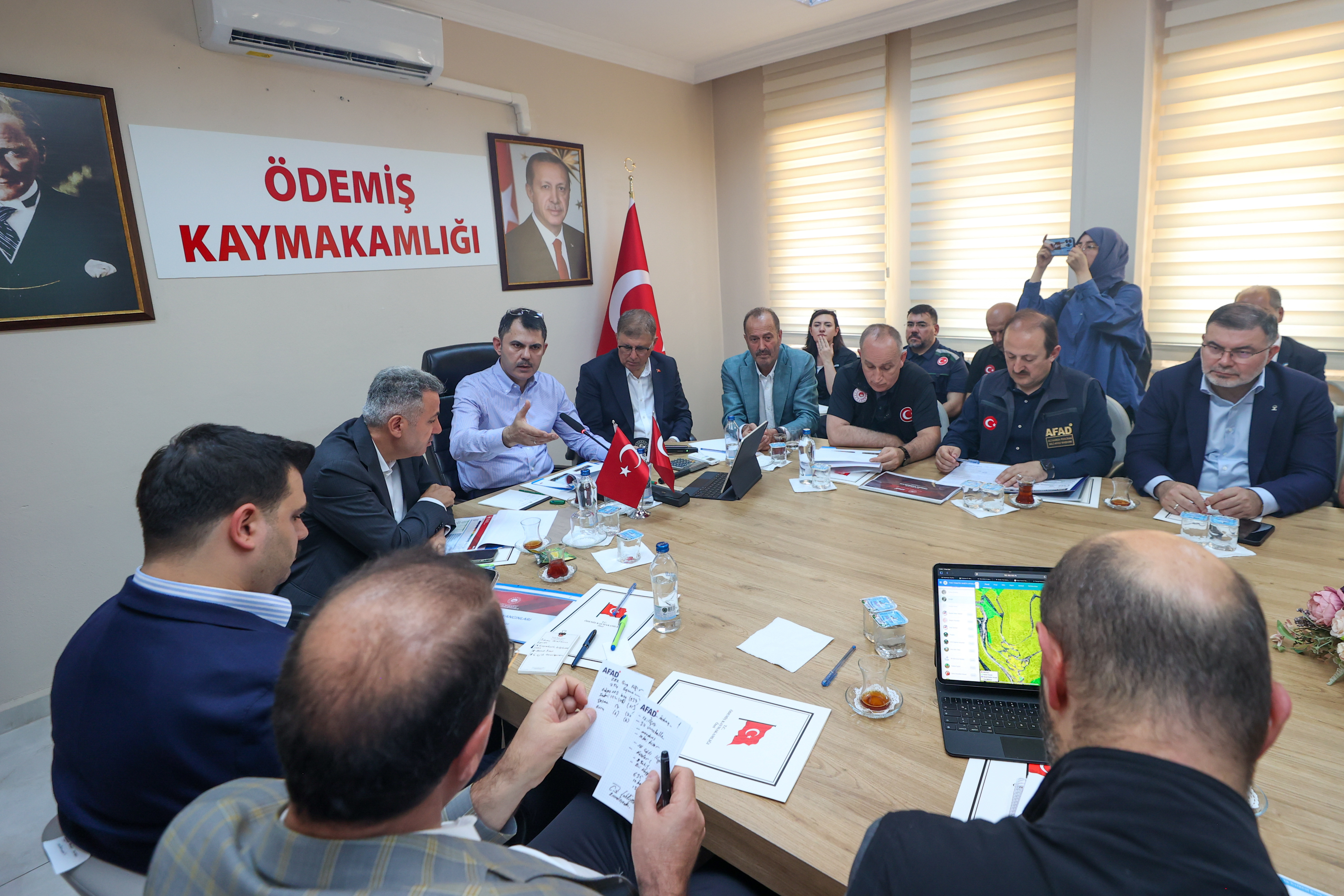 BAKAN KURUM ÖDEMİŞ’TE ORMAN YANGINI KOORDİNASYON TOPLANTISINA BAŞKANLIK ETTİ