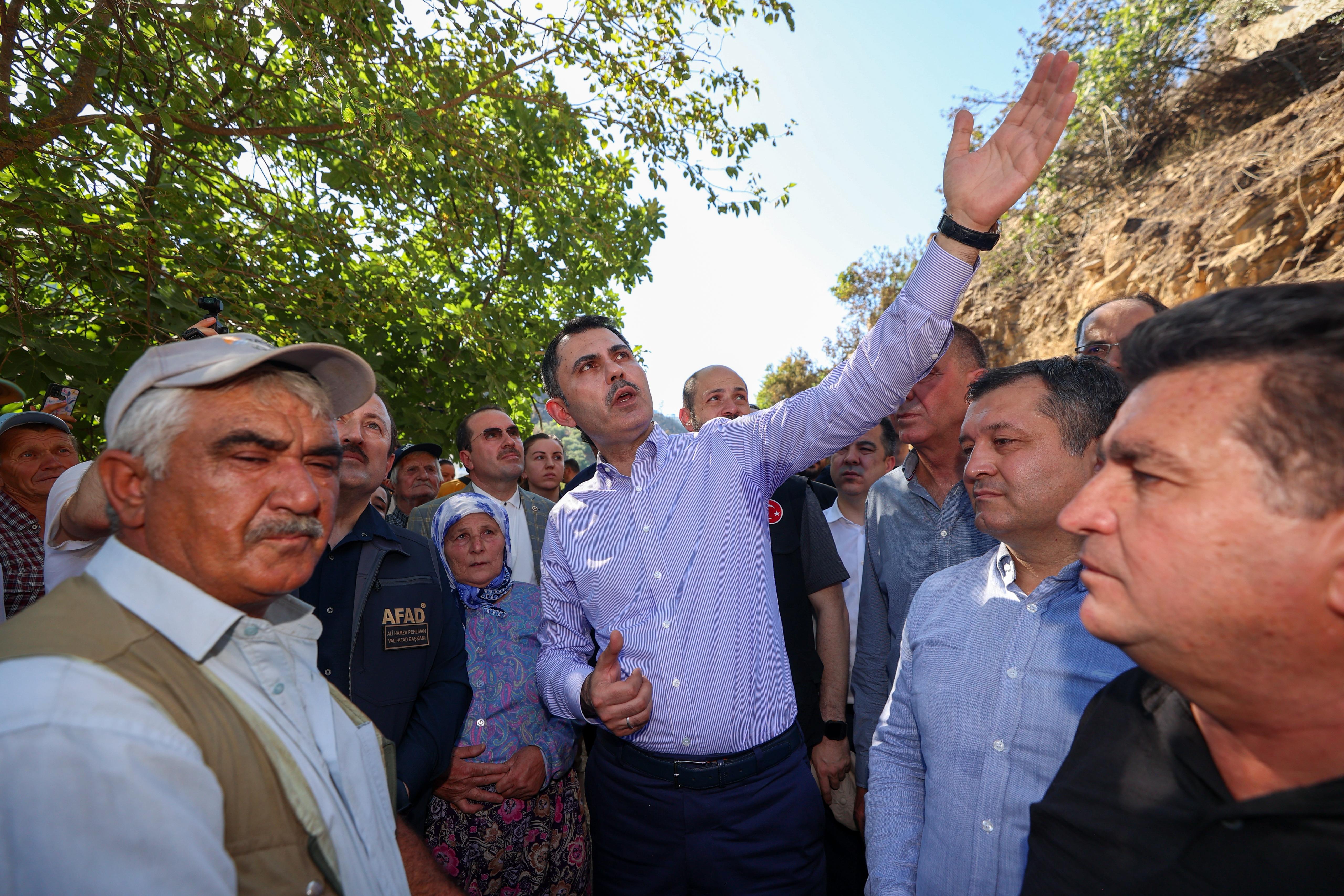 BAKAN KURUM, ORMAN YANGININDAN ETKİLENEN ÖDEMİŞ’TE