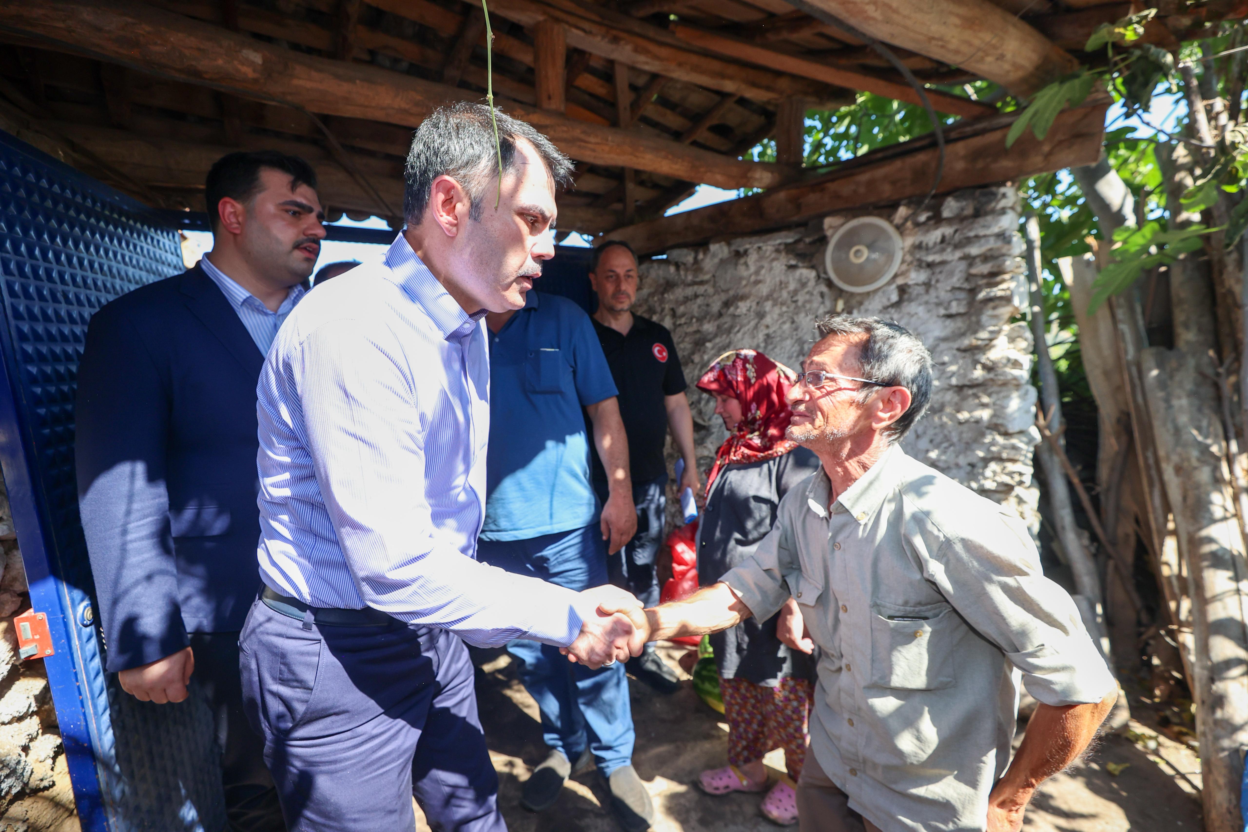 BAKAN KURUM, ORMAN YANGININDA ZARAR GÖREN KÖYLERİ ZİYARET ETTİ