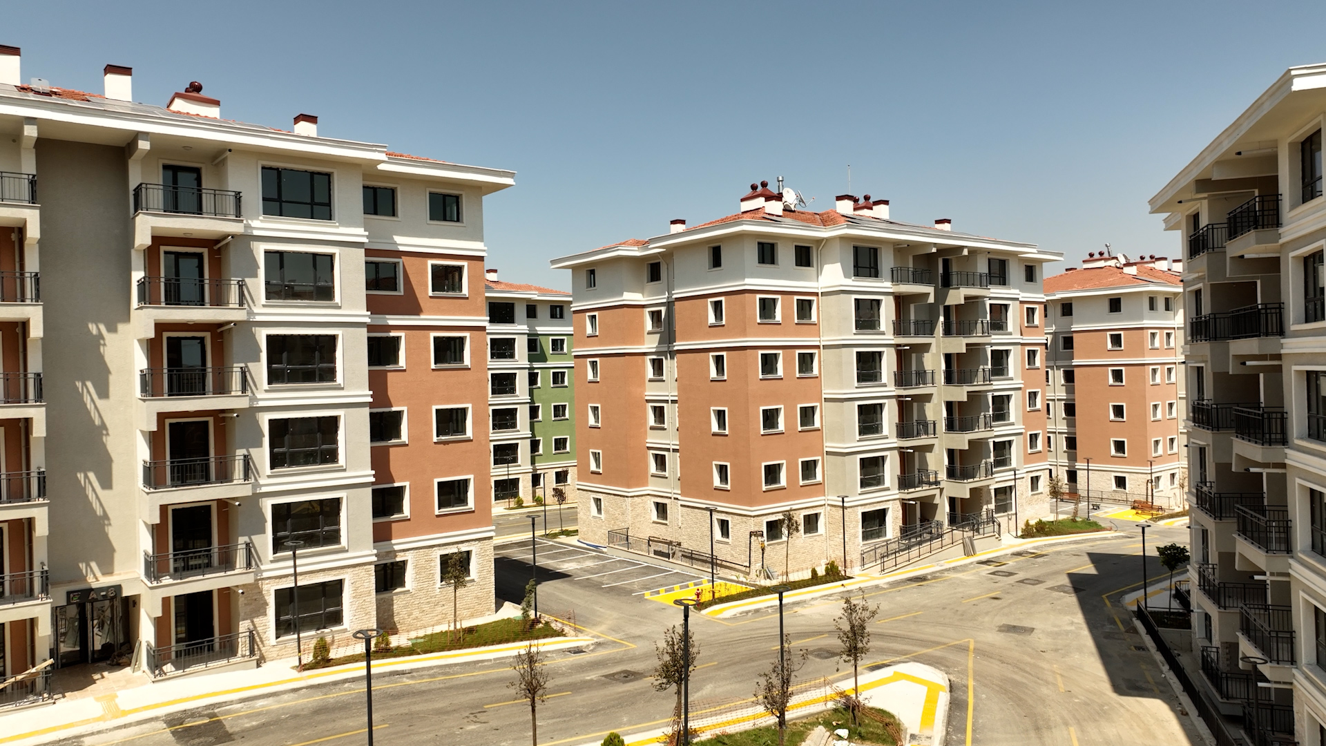 BAKAN KURUM: HATAY’DA 500 EVLER’İ DE TAMAMLADIK