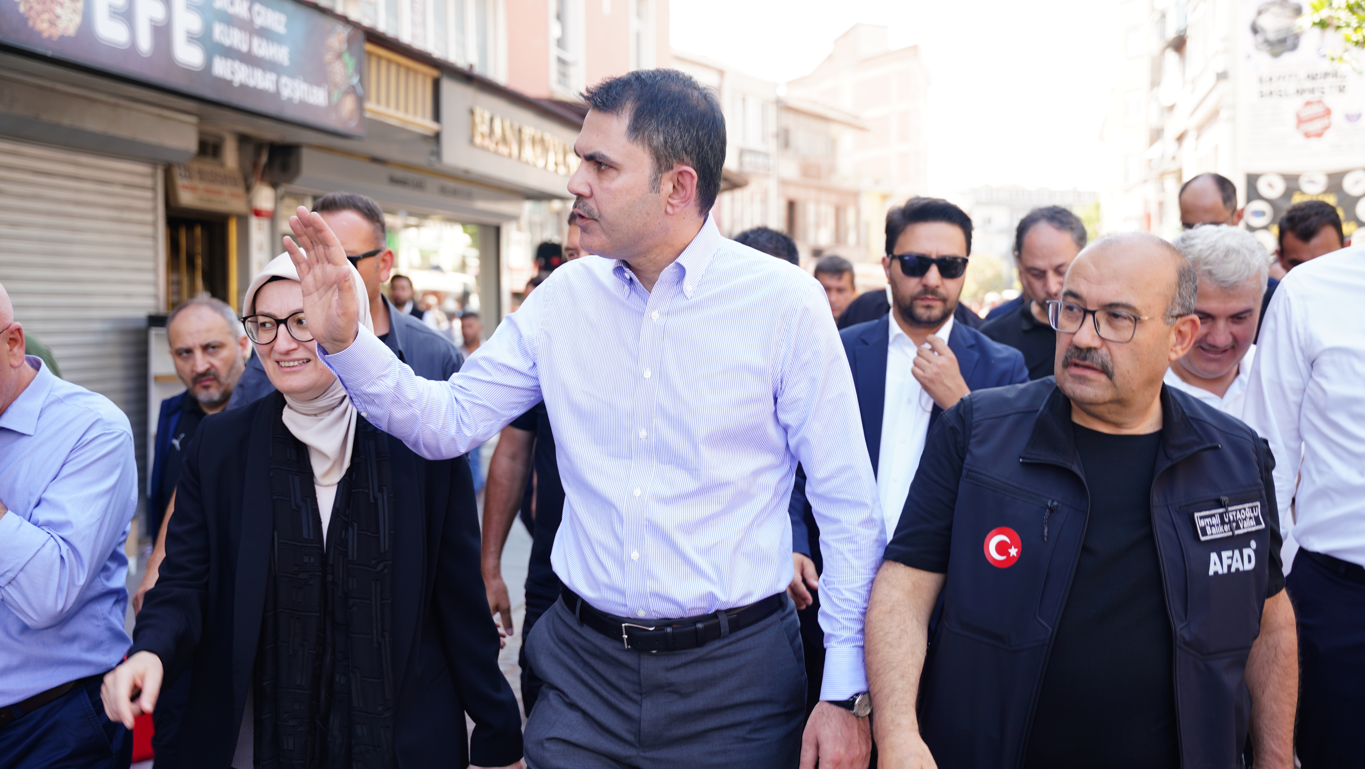 BAKAN KURUM, DEPREMDEN ETKİLENEN SINDIRGI’DA