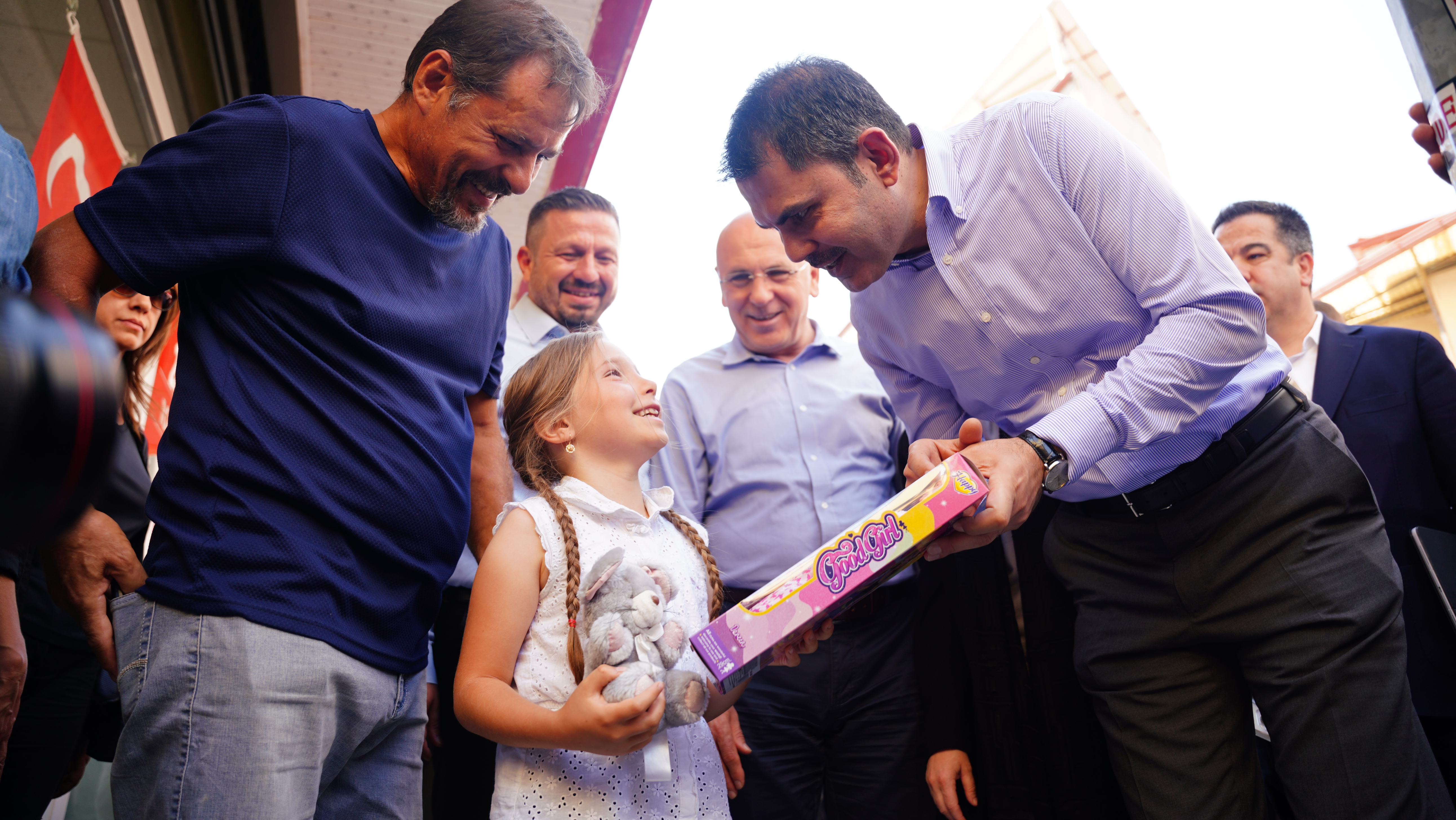 BAKAN KURUM, DEPREMDEN ETKİLENEN SINDIRGI’DA