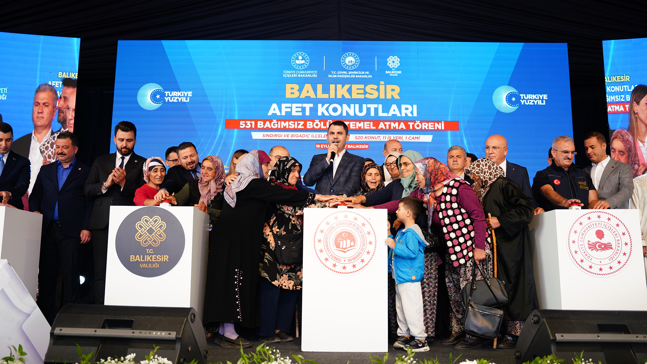 BAKAN KURUM SINDIRGI’DA AFET KONUTLARI TEMEL ATMA TÖRENİNDE KONUŞTU