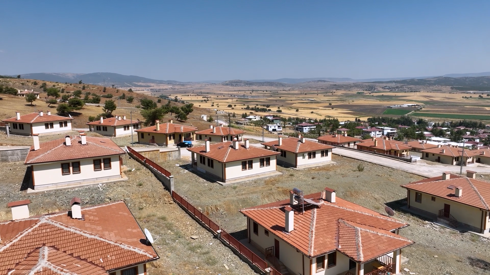 BAKAN KURUM, DEPREMDE GÖZYAŞI DÖKEN KOYUNLU ÇİFTİNİN YENİ GÖRÜNTÜLERİNİ PAYLAŞTI
