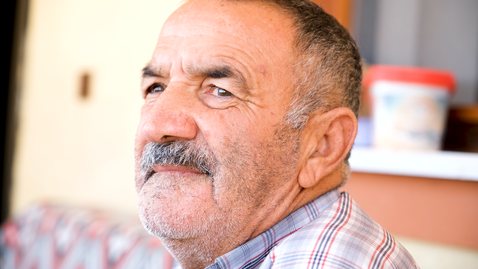 BAKAN KURUM, DEPREMDE GÖZYAŞI DÖKEN KOYUNLU ÇİFTİNİN YENİ GÖRÜNTÜLERİNİ PAYLAŞTI
