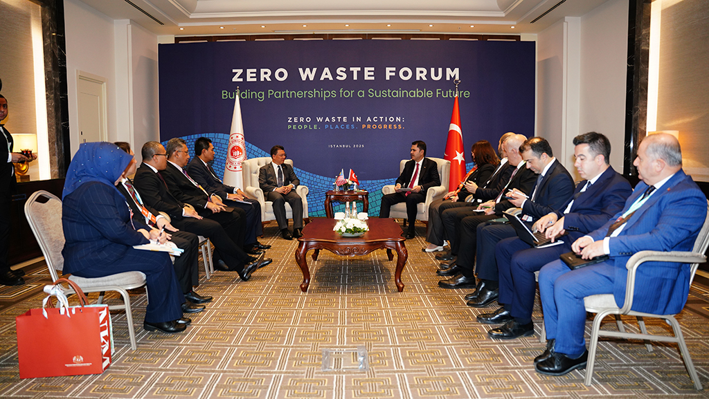 BAKAN KURUM, SIFIR ATIK FORUMU KAPSAMINDA 8 ÜLKEDEN MEVKİDAŞLARI İLE GÖRÜŞTÜ