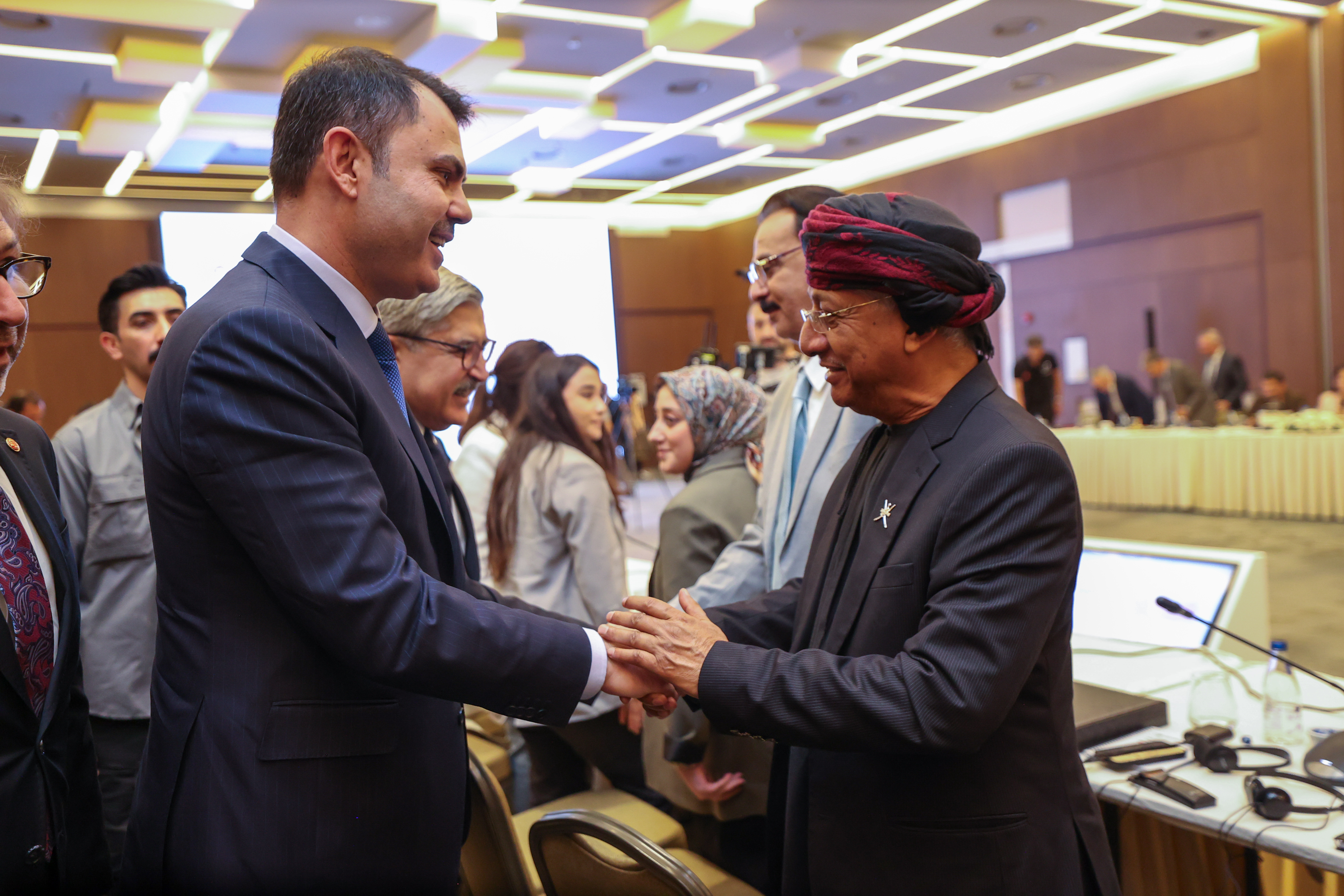 BAKAN KURUM, HATAY’DA YERLİ VE YABANCI GAZETECİLERE ASRIN İNŞA SEFERBERLİĞİNİ ANLATTI