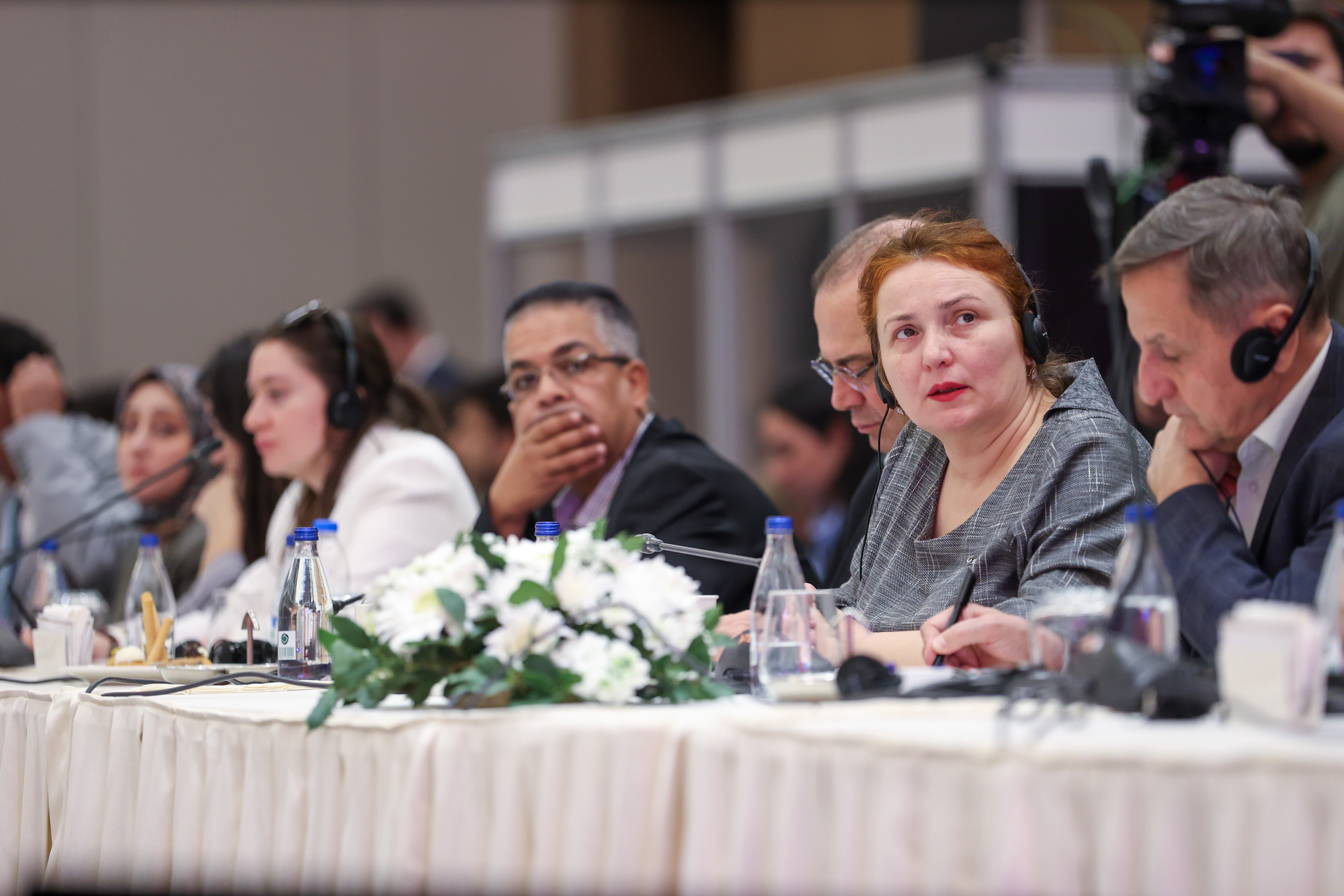 BAKAN KURUM, HATAY’DA YERLİ VE YABANCI GAZETECİLERE ASRIN İNŞA SEFERBERLİĞİNİ ANLATTI