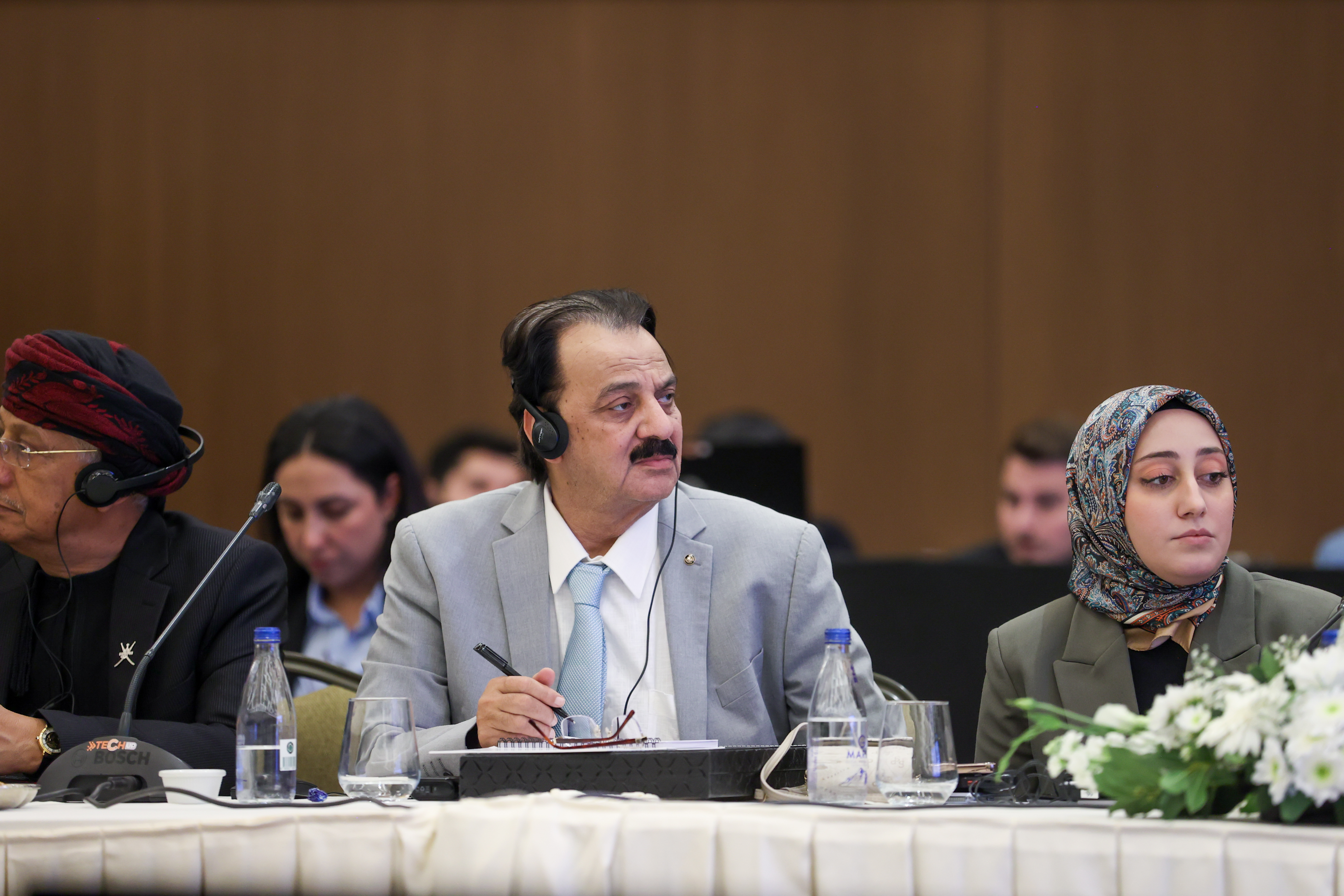 BAKAN KURUM, HATAY’DA YERLİ VE YABANCI GAZETECİLERE ASRIN İNŞA SEFERBERLİĞİNİ ANLATTI