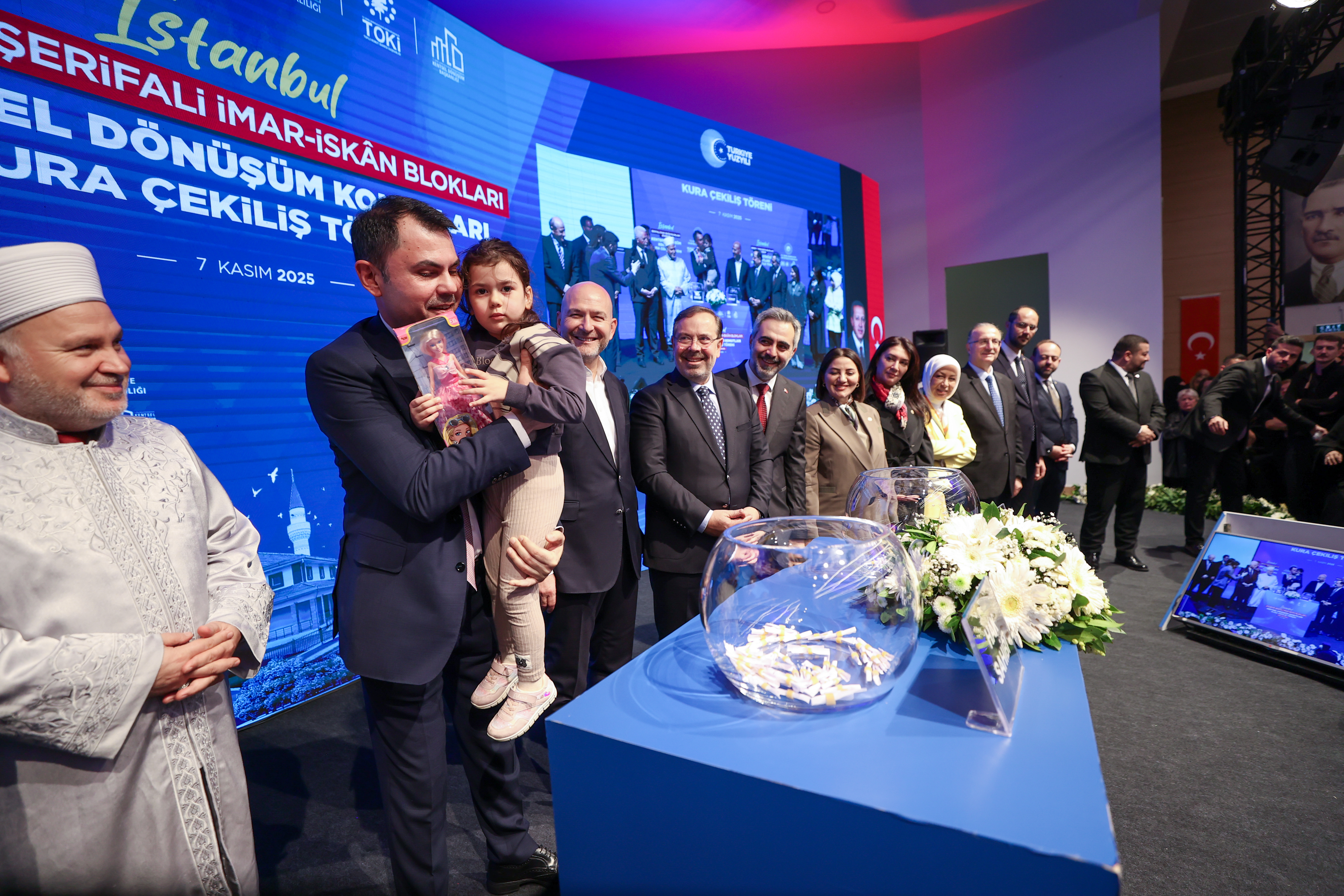 BAKAN KURUM: TÜRKİYE’DE DEVAM EDEN İKİ KENTSEL DÖNÜŞÜM PROJESİNDEN BİRİNİ İSTANBUL’A YAPIYORUZ