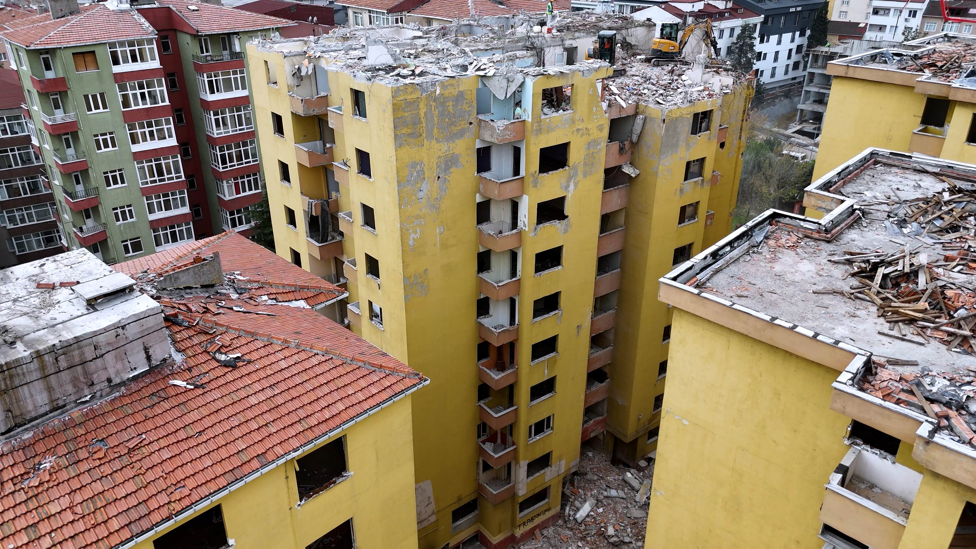 BAKAN KURUM: DOĞUŞ SİTESİ SAKİNLERİ ARTIK KORKUYLA UYUMAYACAK