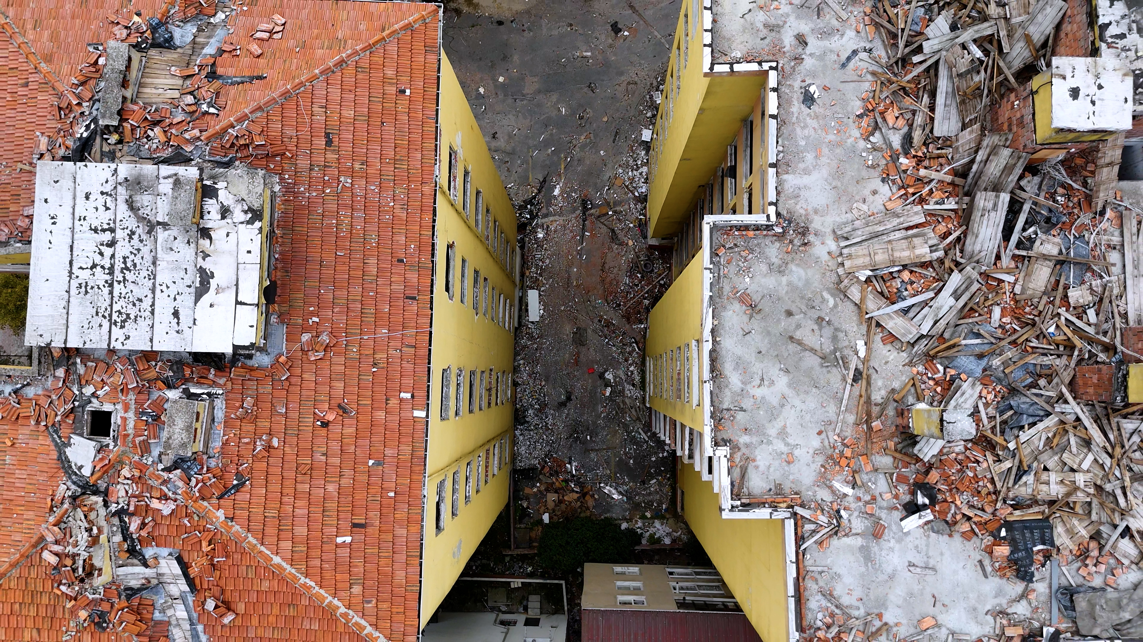 BAKAN KURUM: DOĞUŞ SİTESİ SAKİNLERİ ARTIK KORKUYLA UYUMAYACAK