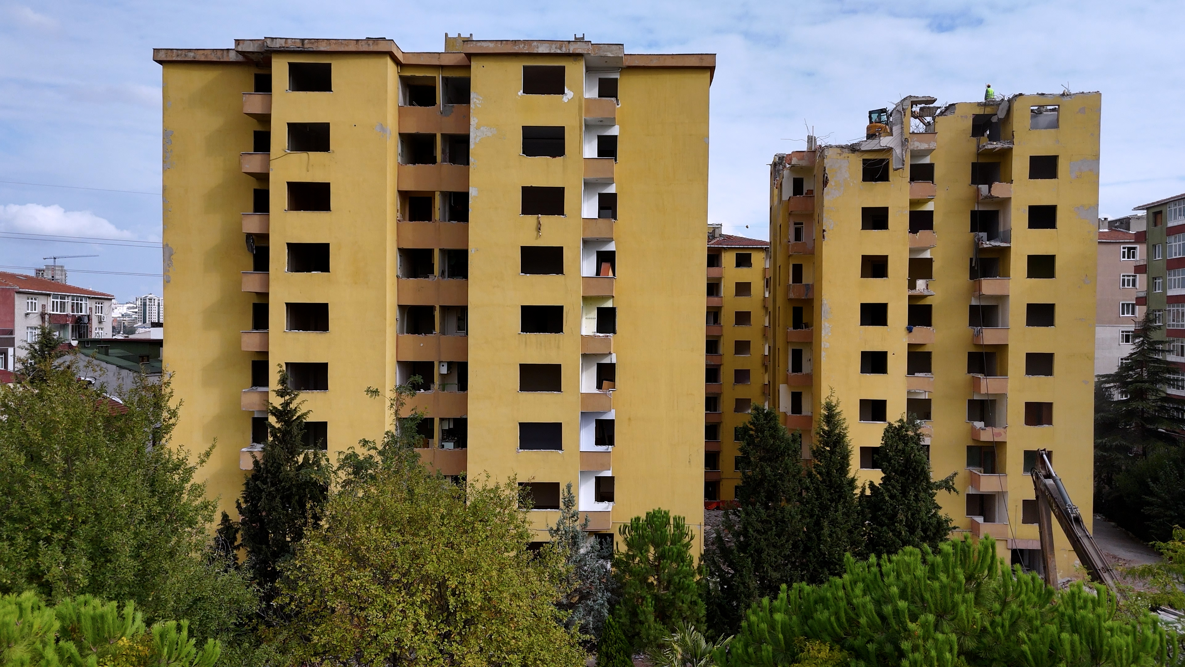 BAKAN KURUM: DOĞUŞ SİTESİ SAKİNLERİ ARTIK KORKUYLA UYUMAYACAK