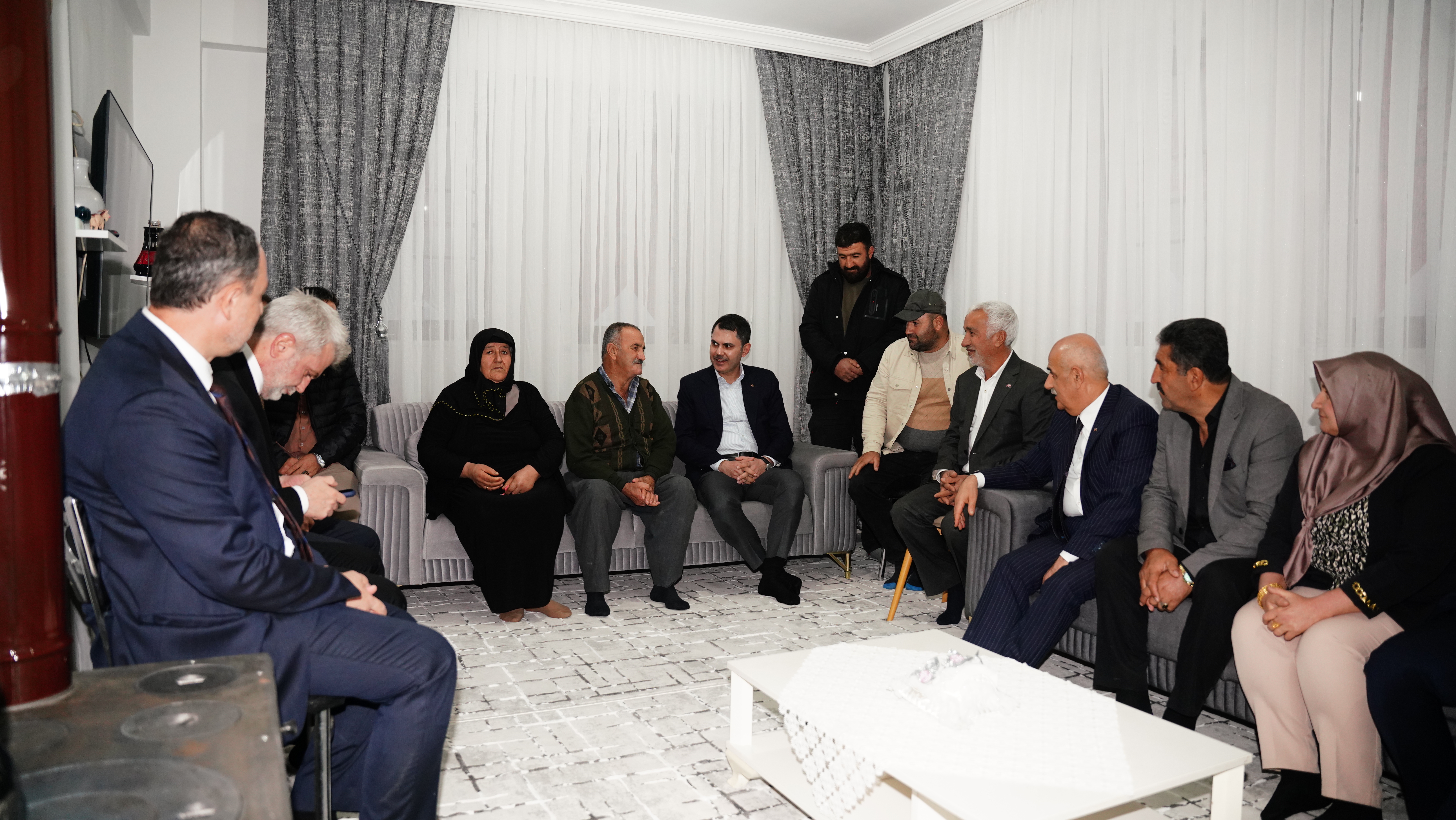 BAKAN KURUM: ŞİMDİ SİZİ BÖYLE GÖRÜYORUZ YA DÜNYANIN EN BÜYÜK MUTLULUĞU BU BİZİM İÇİN