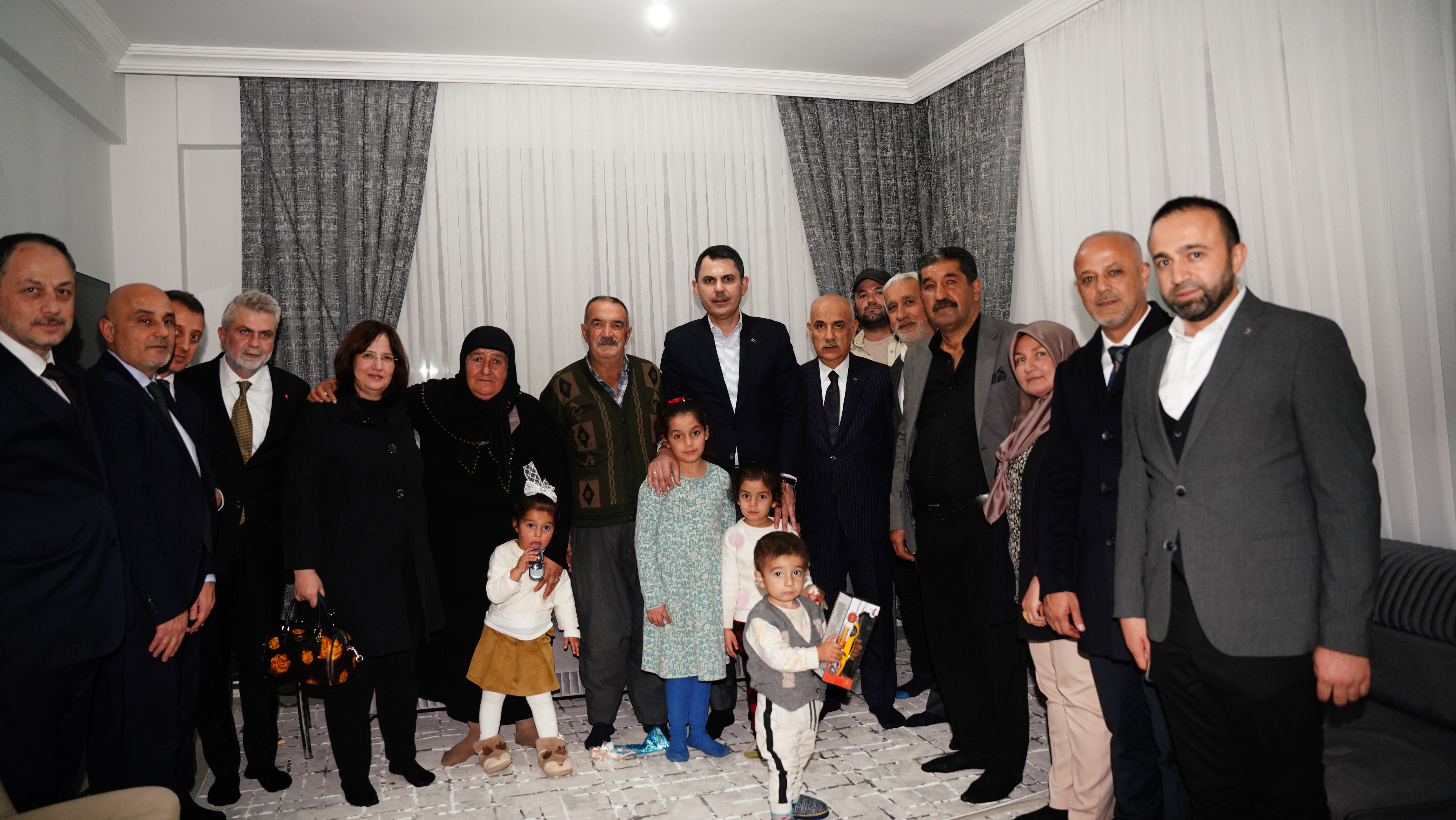 BAKAN KURUM: ŞİMDİ SİZİ BÖYLE GÖRÜYORUZ YA DÜNYANIN EN BÜYÜK MUTLULUĞU BU BİZİM İÇİN