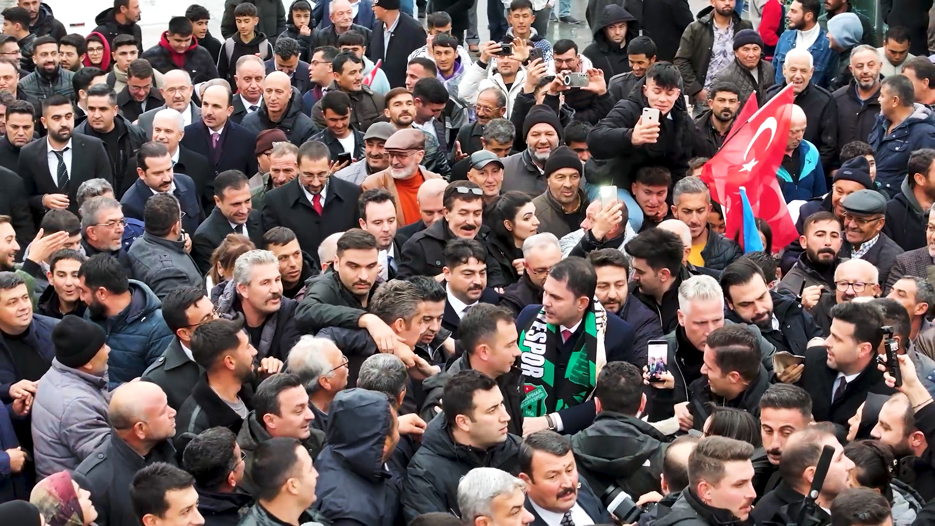 BAKAN KURUM: DEPREM BÖLGESİNDE YIL SONUNDA 500 BİN KONUT HEDEFİYLE ÇALIŞIYORUZ