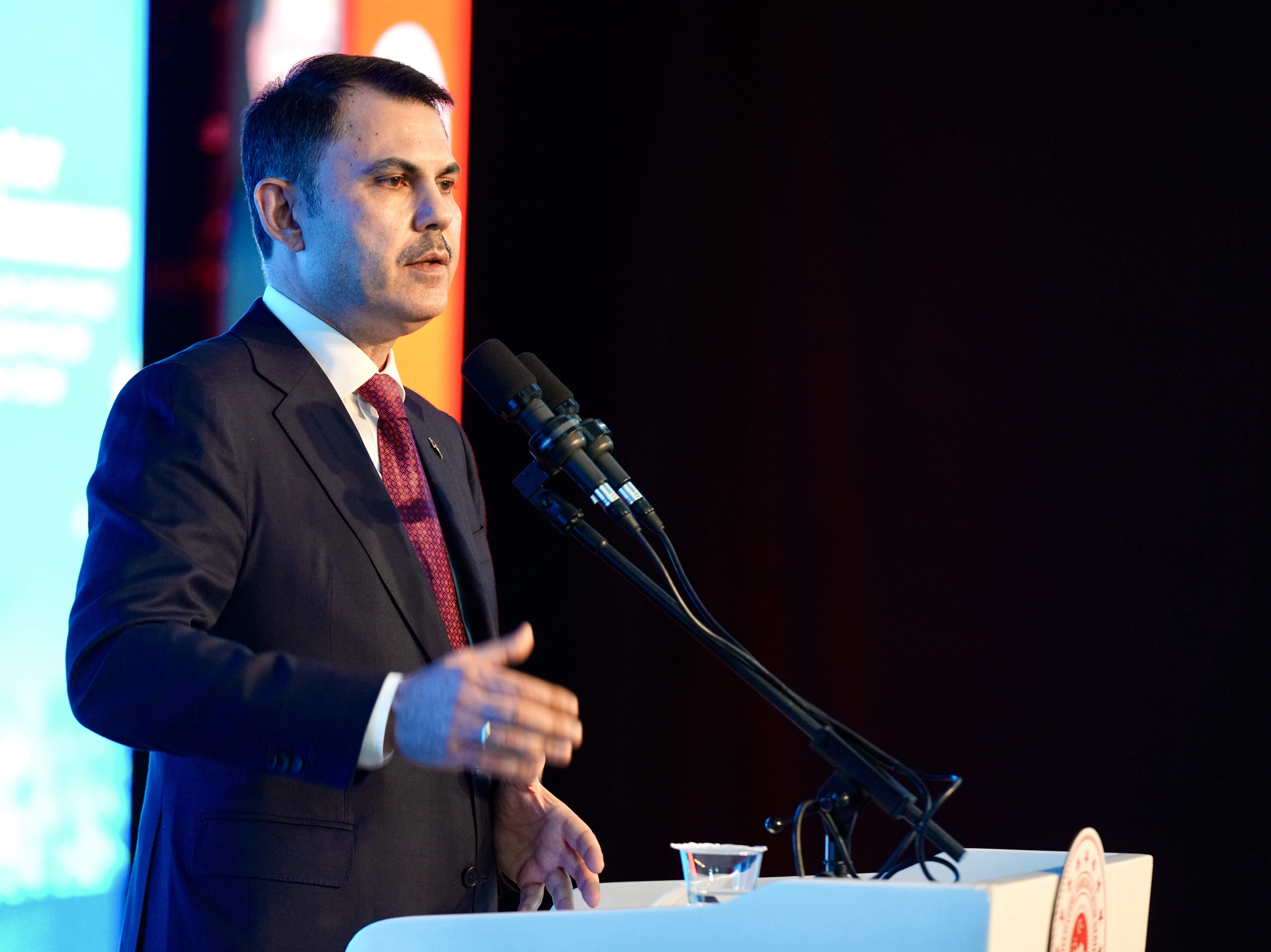 BAKAN KURUM: DEPREM BÖLGESİNDE YIL SONUNDA 500 BİN KONUT HEDEFİYLE ÇALIŞIYORUZ