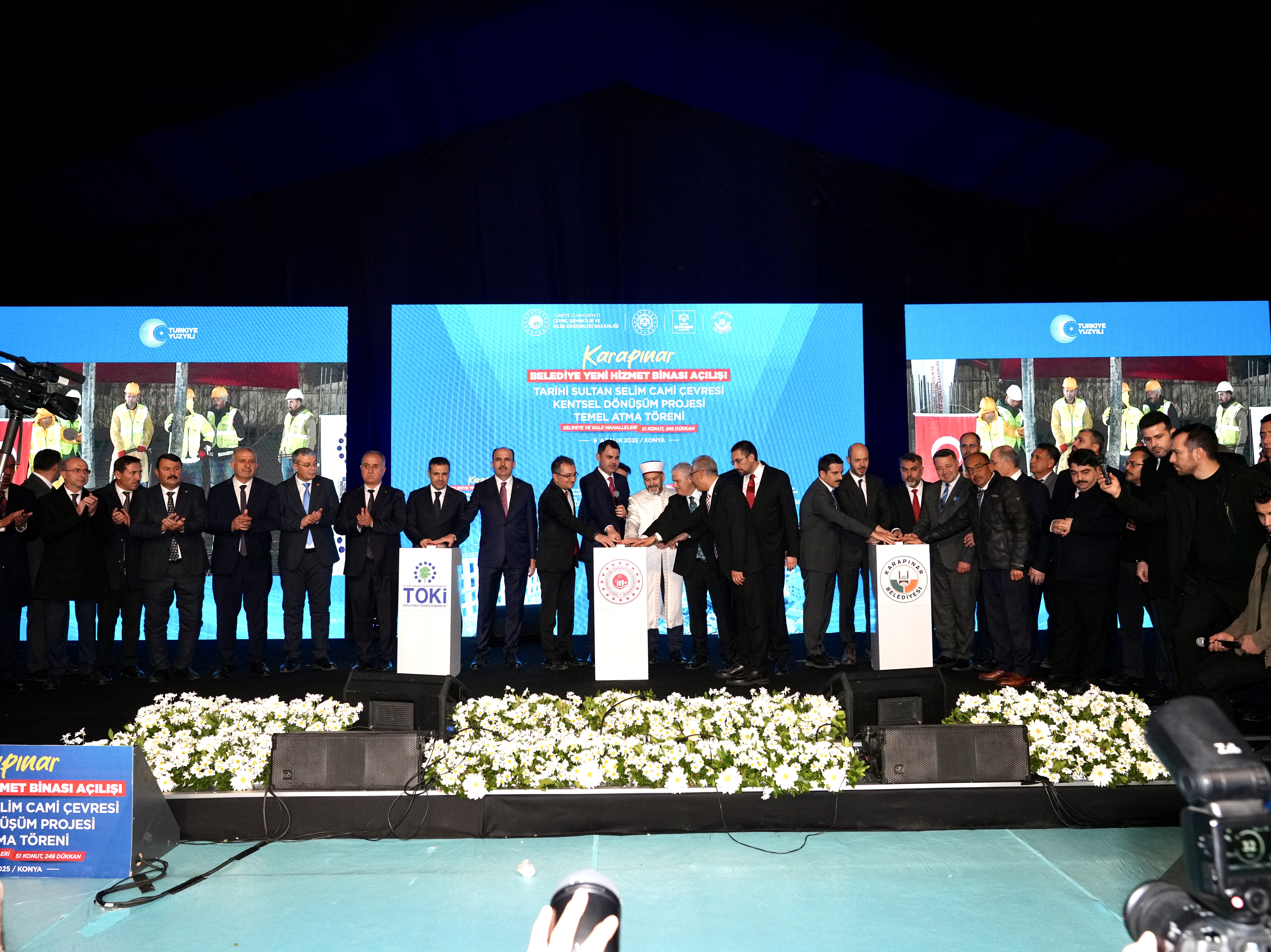 BAKAN KURUM: DEPREM BÖLGESİNDE YIL SONUNDA 500 BİN KONUT HEDEFİYLE ÇALIŞIYORUZ