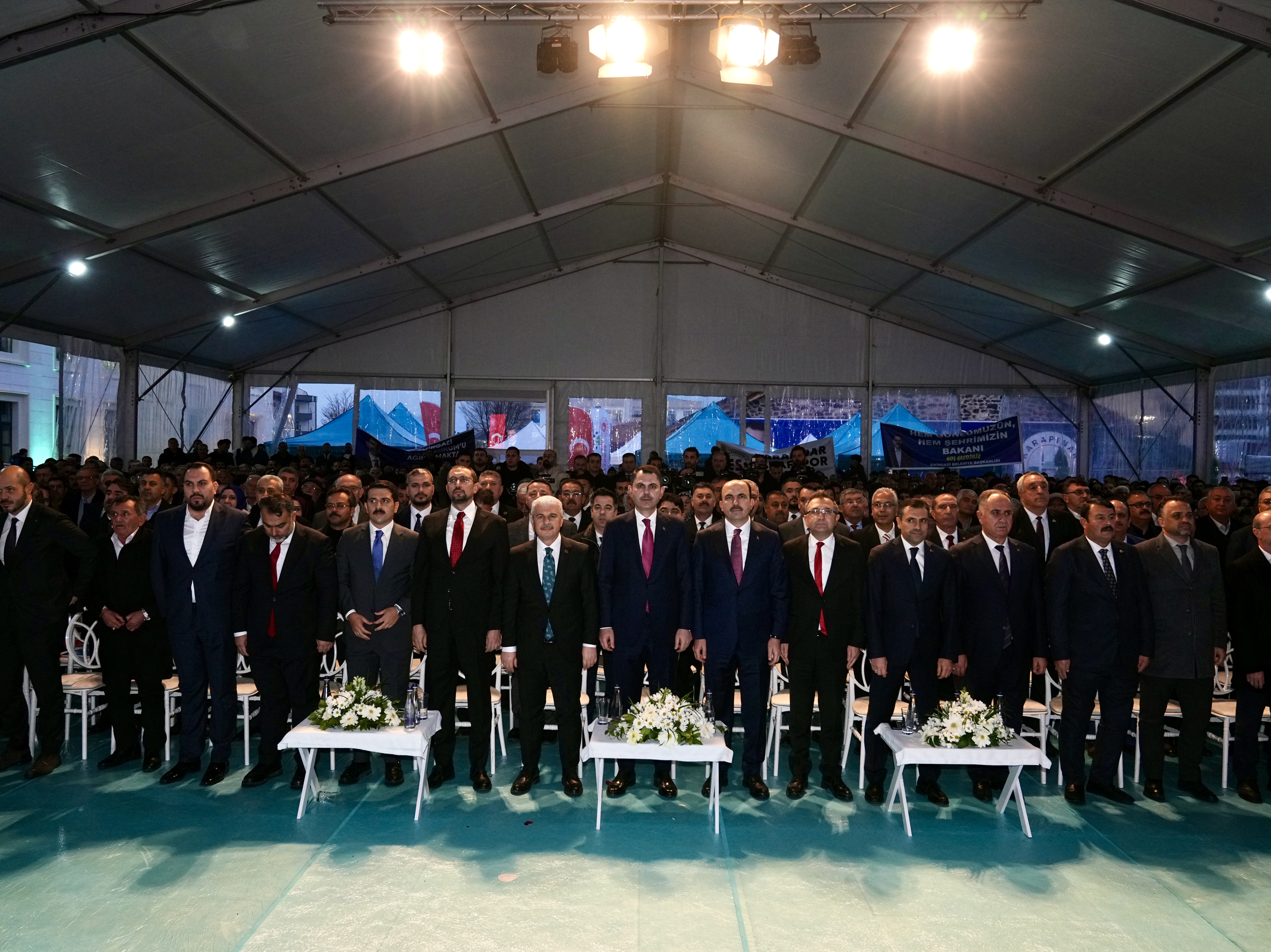 BAKAN KURUM: DEPREM BÖLGESİNDE YIL SONUNDA 500 BİN KONUT HEDEFİYLE ÇALIŞIYORUZ