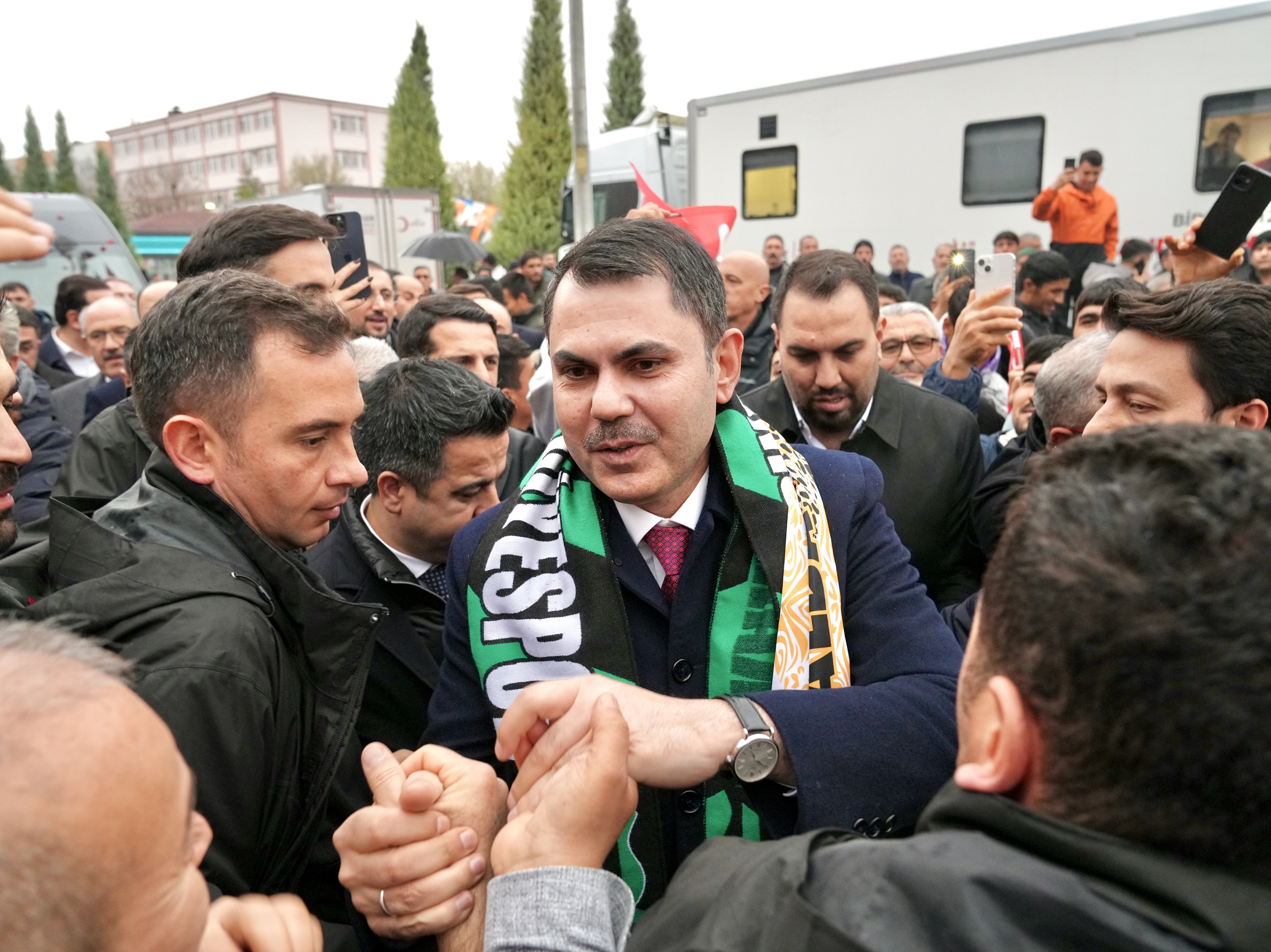 BAKAN KURUM: DEPREM BÖLGESİNDE YIL SONUNDA 500 BİN KONUT HEDEFİYLE ÇALIŞIYORUZ