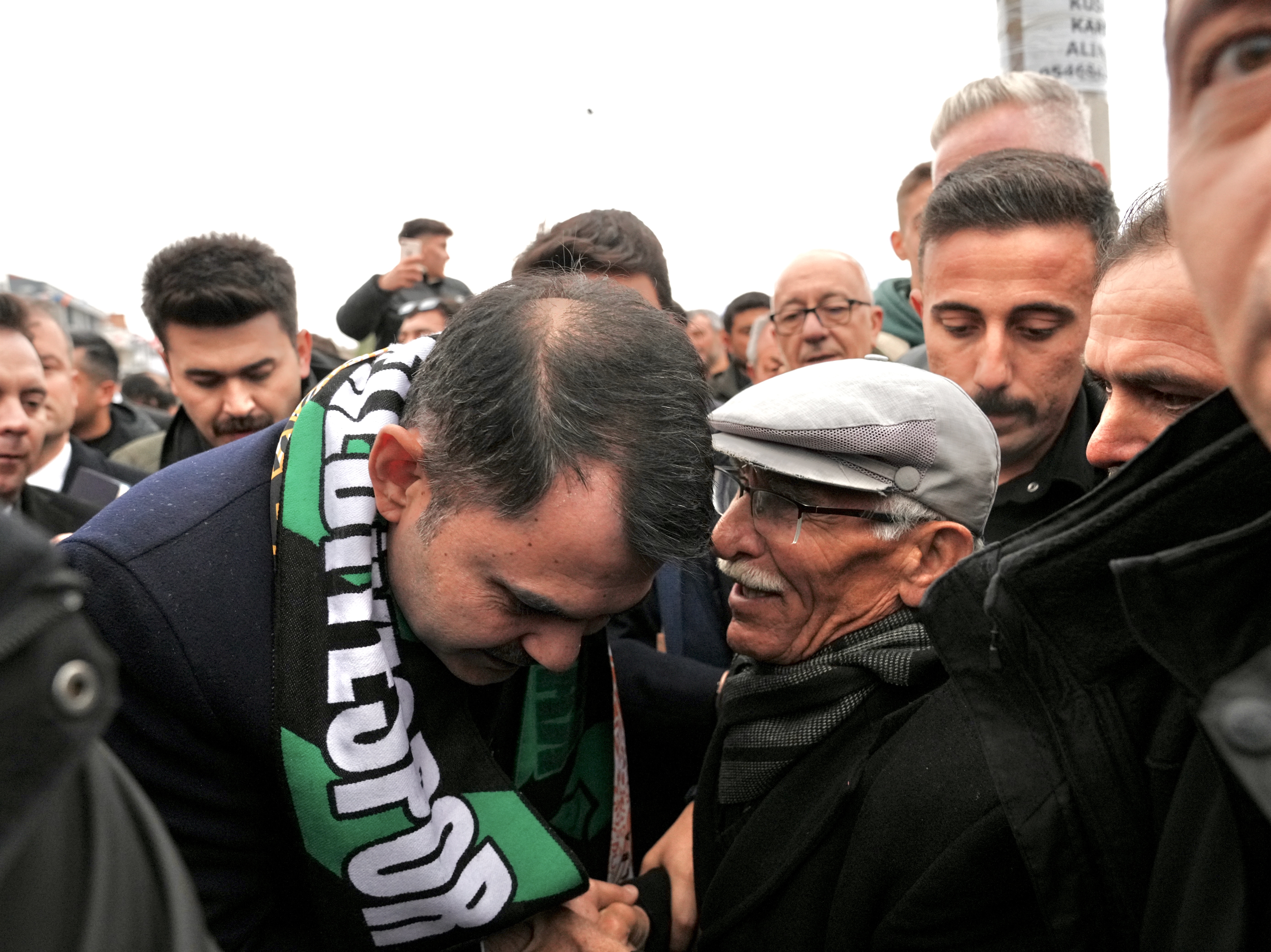 BAKAN KURUM: DEPREM BÖLGESİNDE YIL SONUNDA 500 BİN KONUT HEDEFİYLE ÇALIŞIYORUZ