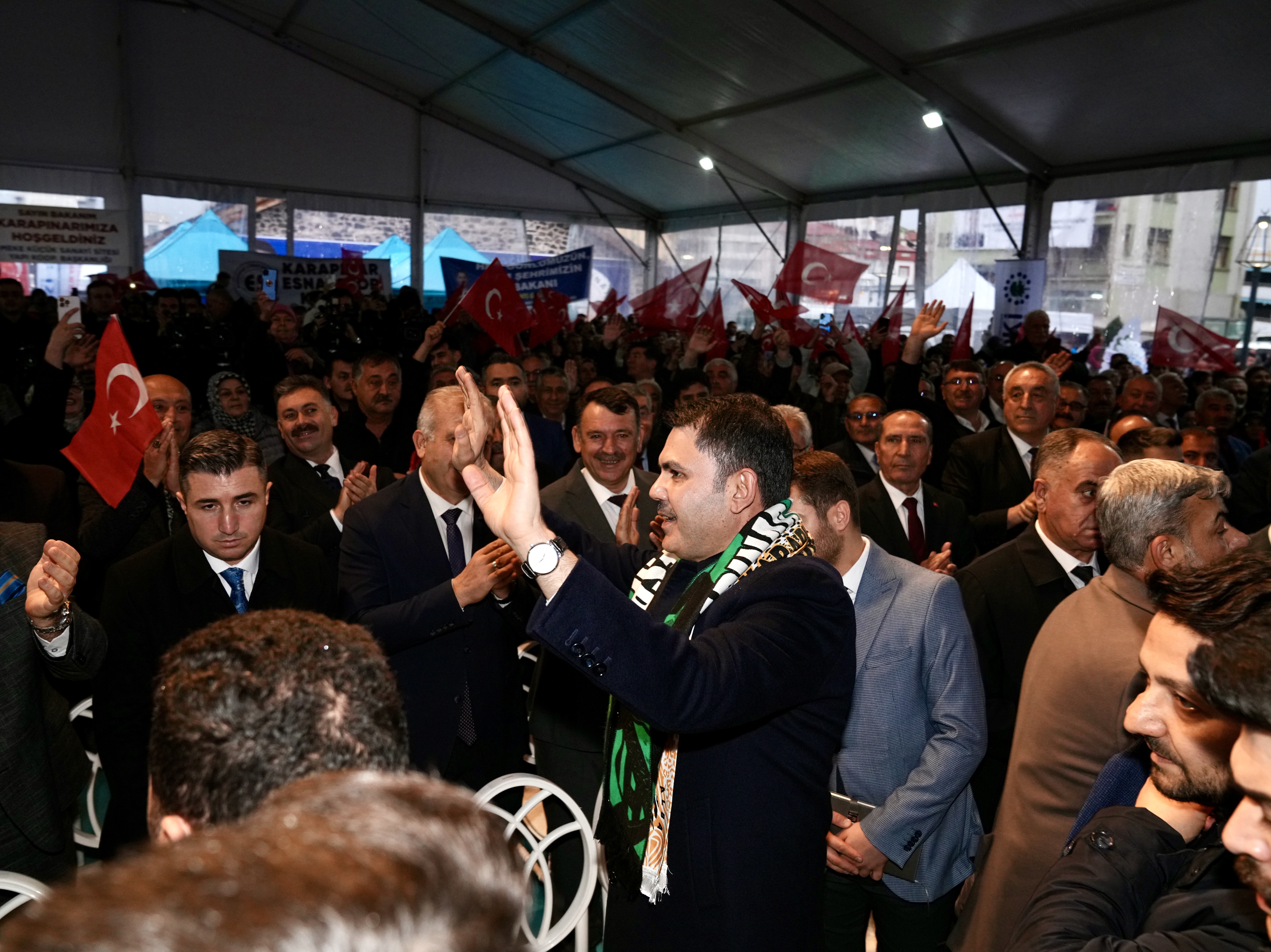 BAKAN KURUM: DEPREM BÖLGESİNDE YIL SONUNDA 500 BİN KONUT HEDEFİYLE ÇALIŞIYORUZ