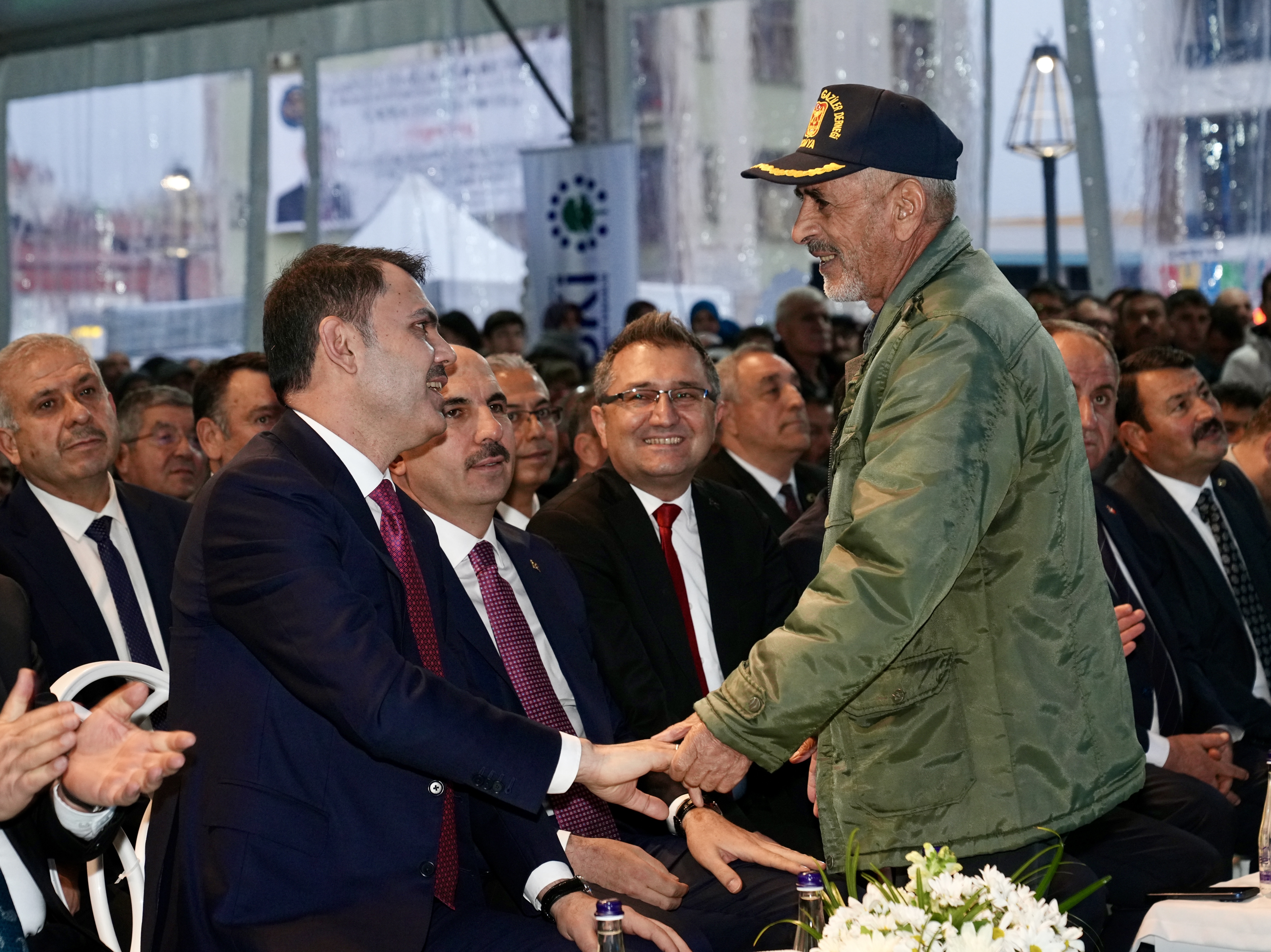 BAKAN KURUM: DEPREM BÖLGESİNDE YIL SONUNDA 500 BİN KONUT HEDEFİYLE ÇALIŞIYORUZ