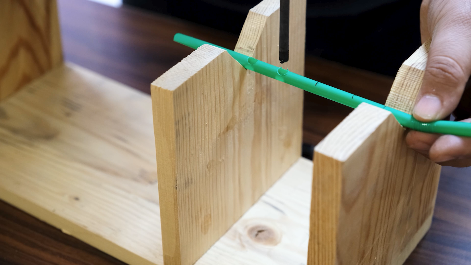 BAKAN KURUM: ATIK MALZEMELER EMRAH ÖĞRETMENİN ELİNDE MELODİYE DÖNÜŞÜYOR