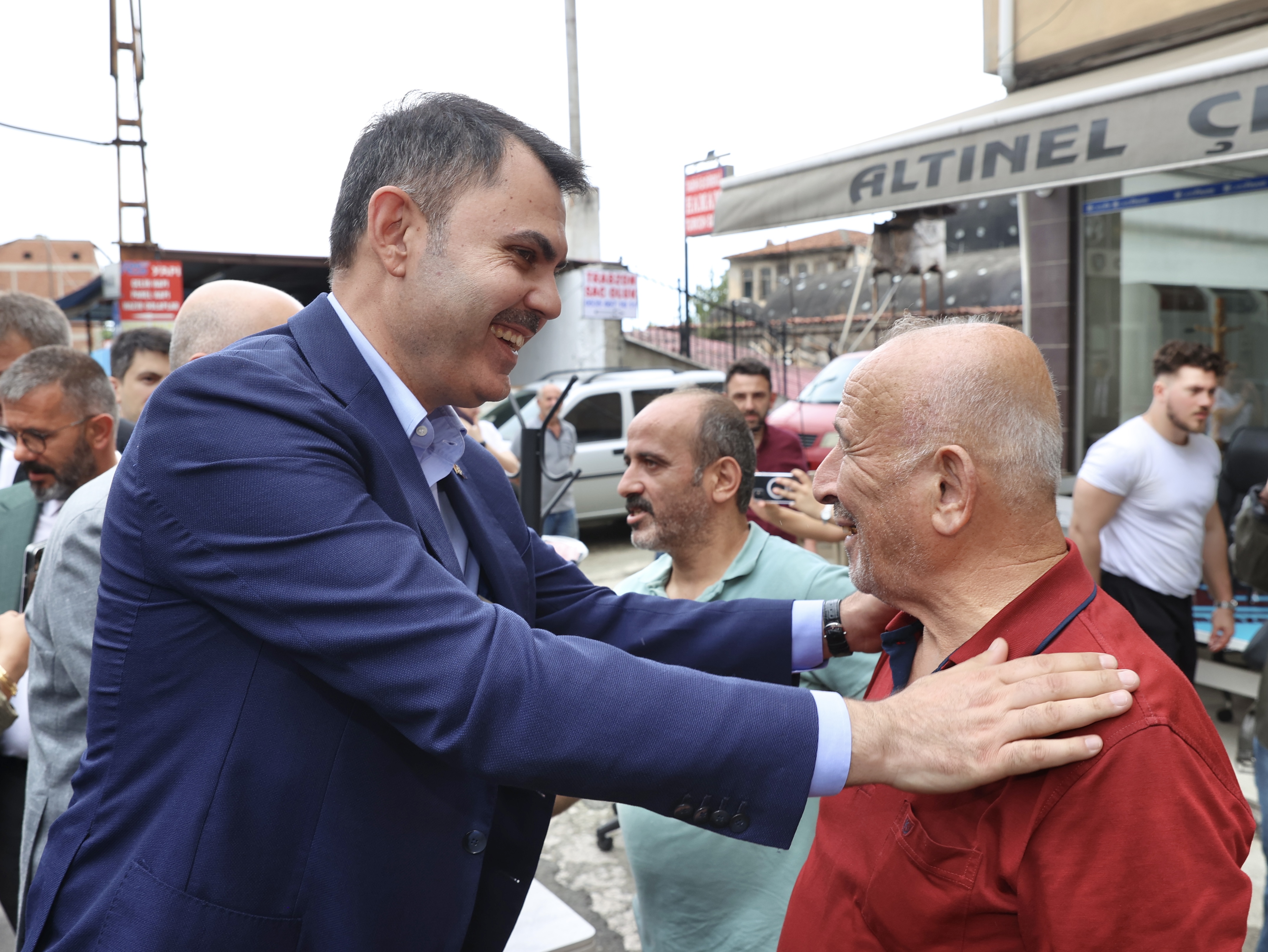 BAKAN KURUM’A TRABZON’DAKİ KAHRAMANMARAŞ CADDESİ'NDE DEPREM BÖLGESİ TEŞEKKÜRÜ