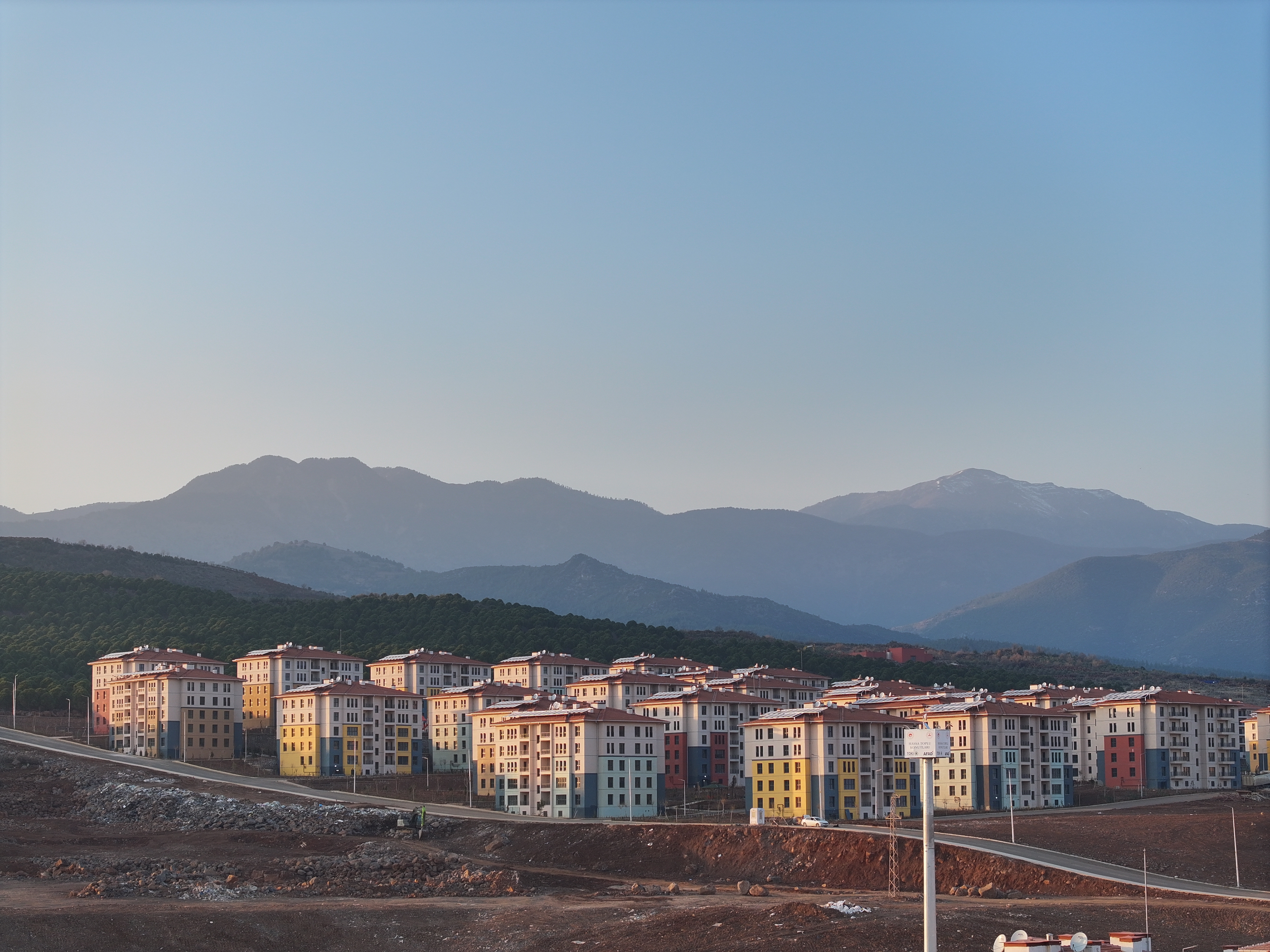 BAKAN KURUM’DAN HATAY HASSA PAYLAŞIMI: DEVLET BİZE EV DEĞİL, YUVA İÇİNDE YUVA YAPTI
