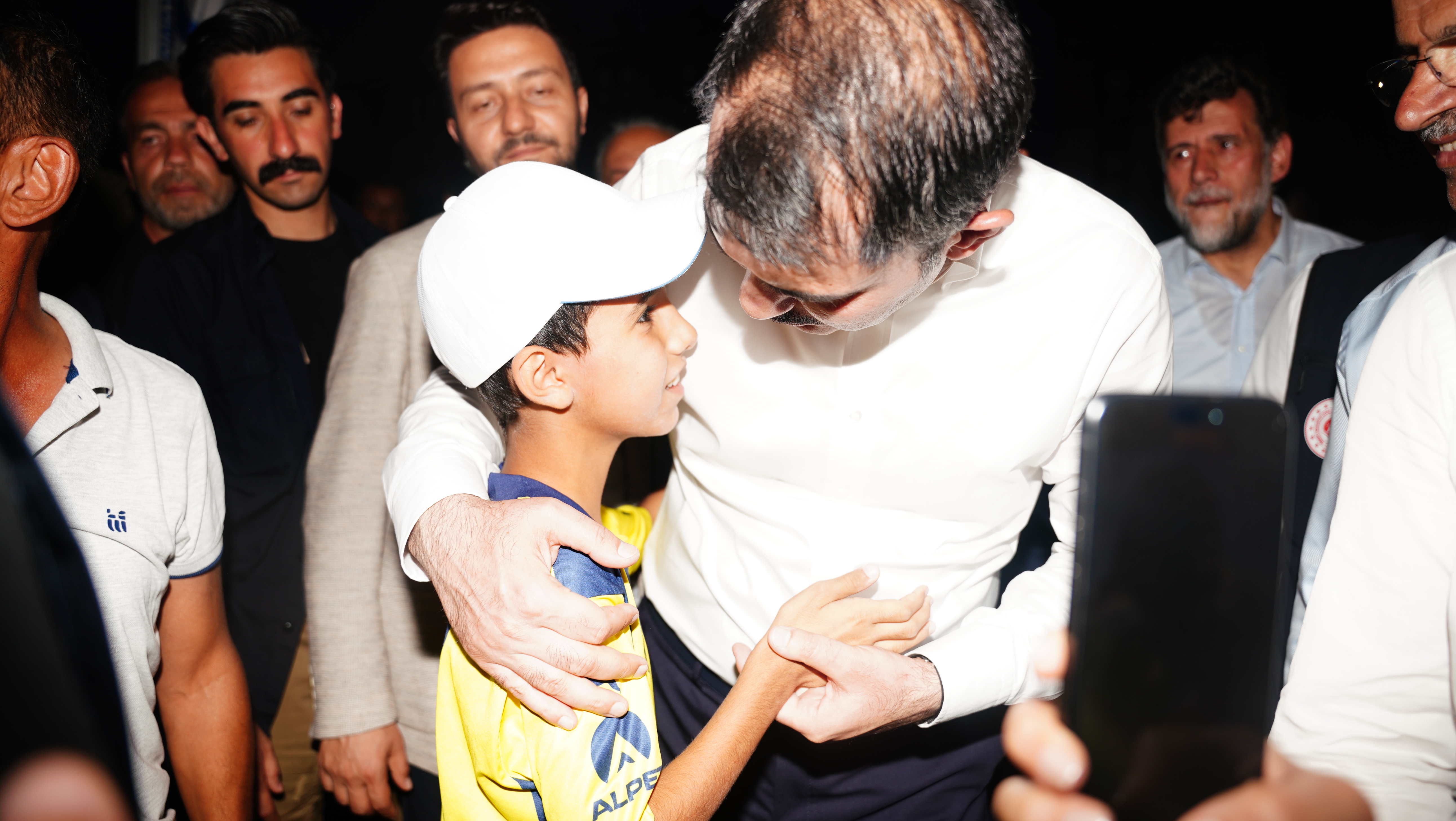 BAKAN KURUM’DAN AKÇADAĞ’DA DEPREMZEDE AİLEYE ZİYARET