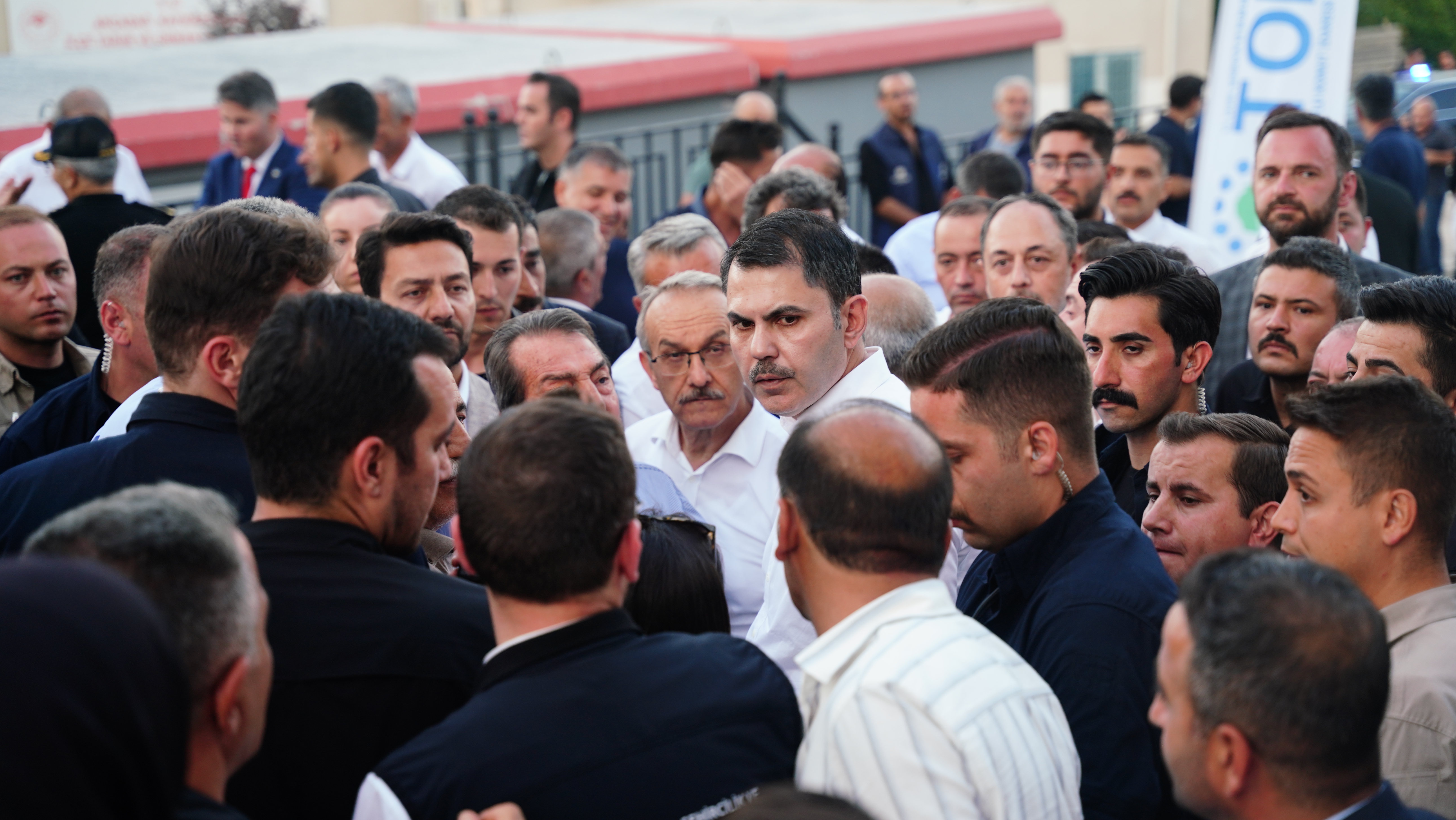 BAKAN KURUM’DAN AKÇADAĞ’DA DEPREMZEDE AİLEYE ZİYARET