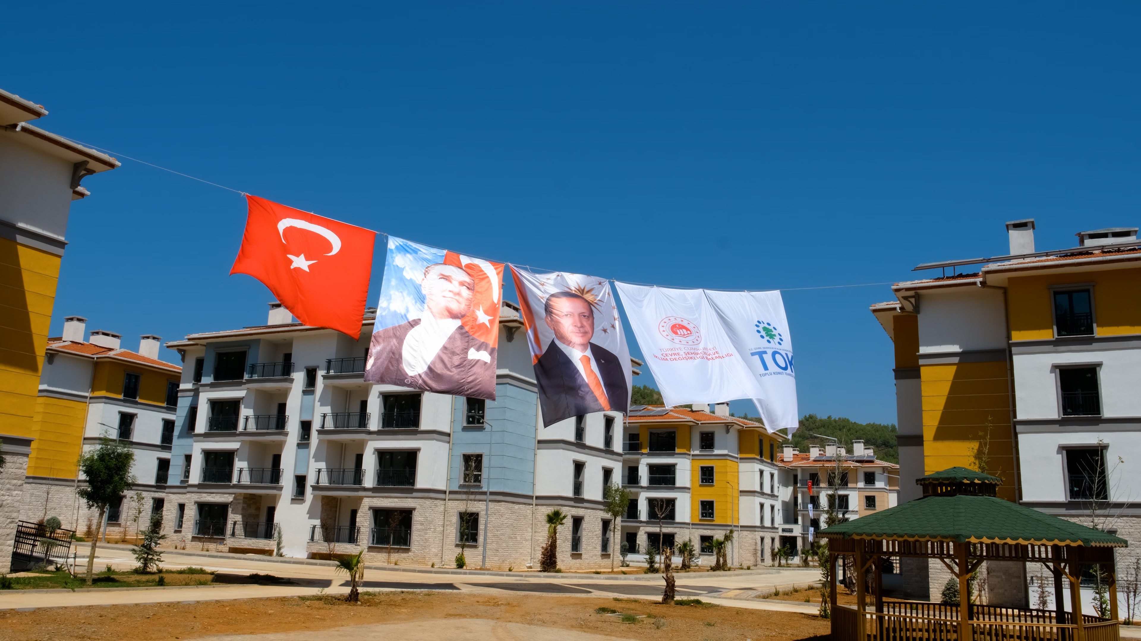 BAKAN KURUM’DAN SOSYAL KONUT PAYLAŞIMI