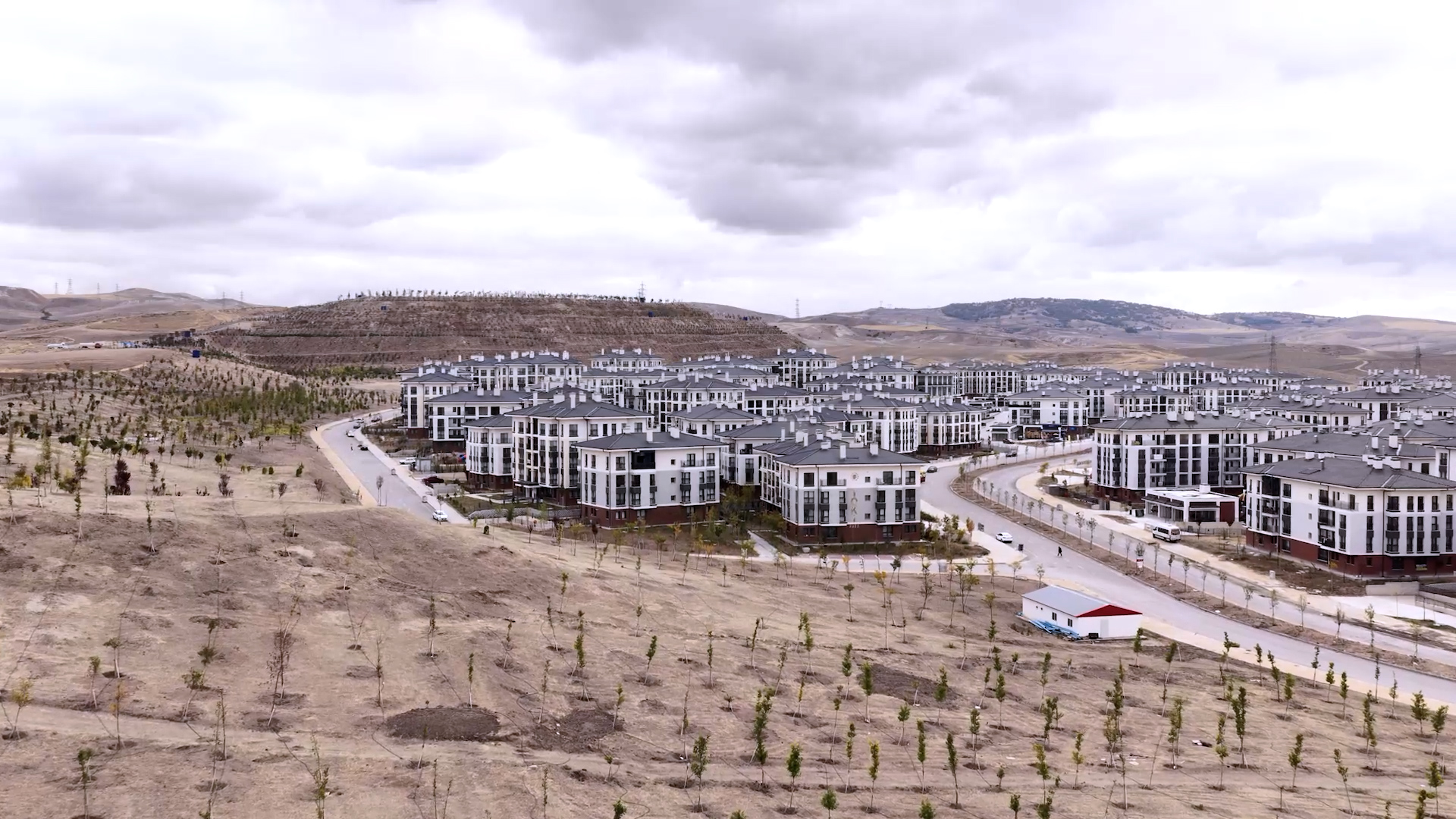 BAKAN KURUM’DAN SOSYAL KONUT PAYLAŞIMI: SOSYAL KONUTLARIMIZI EN GÜZEL İÇİNDE OTURAN VATANDAŞLARIMIZ ANLATIYOR