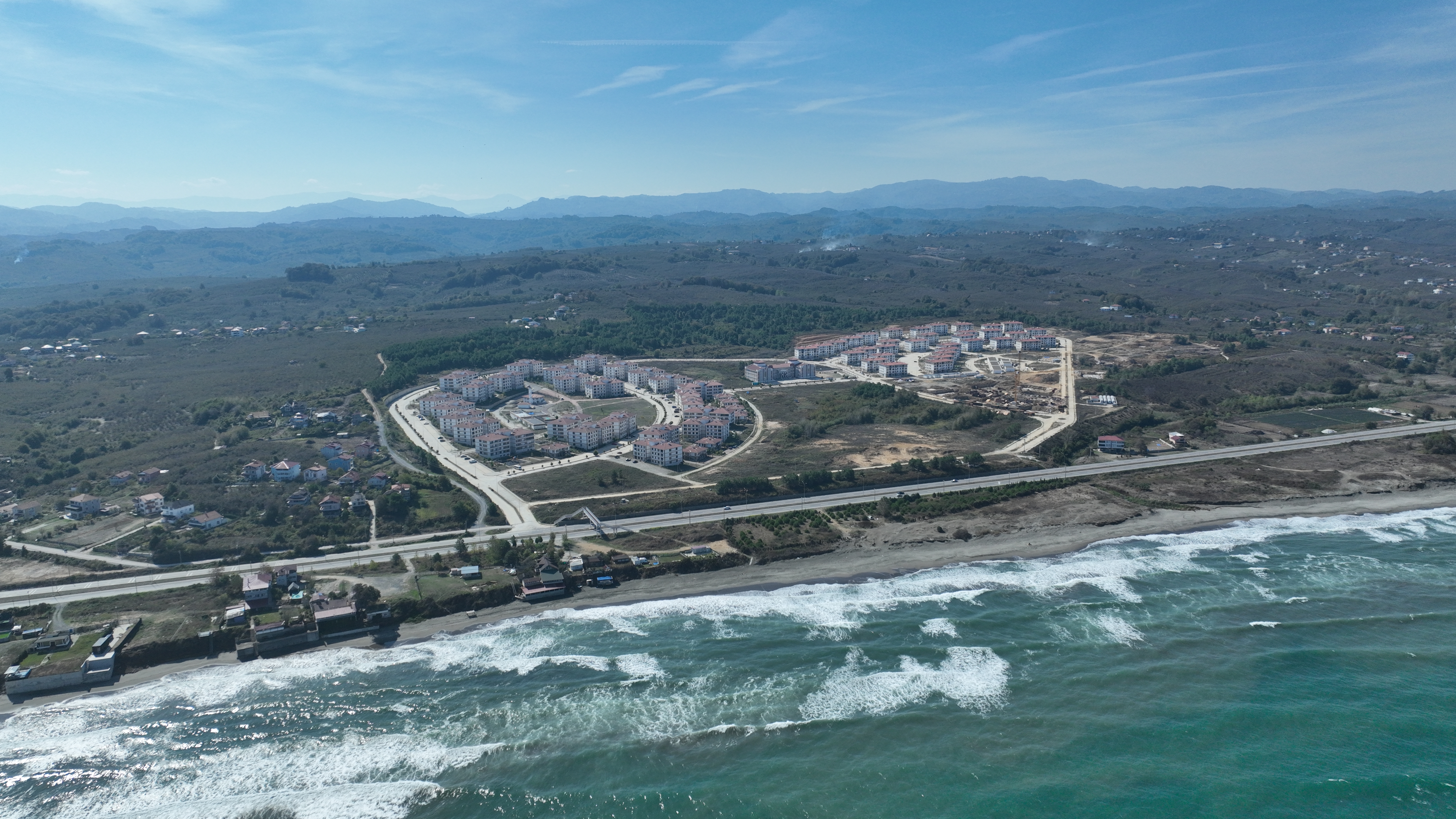 BAKAN KURUM’DAN SOSYAL KONUT PAYLAŞIMI