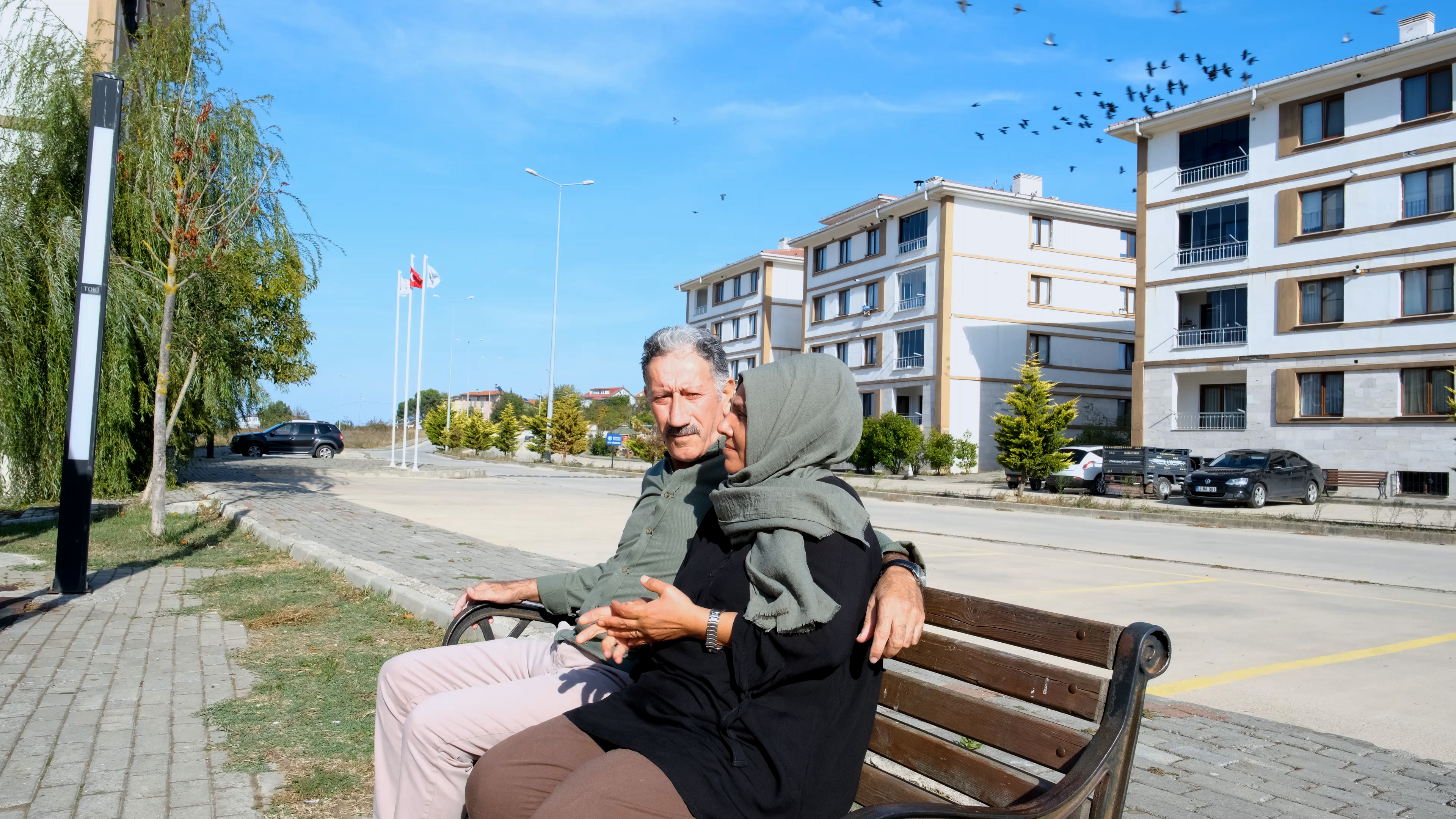 BAKAN KURUM’DAN SOSYAL KONUT PAYLAŞIMI