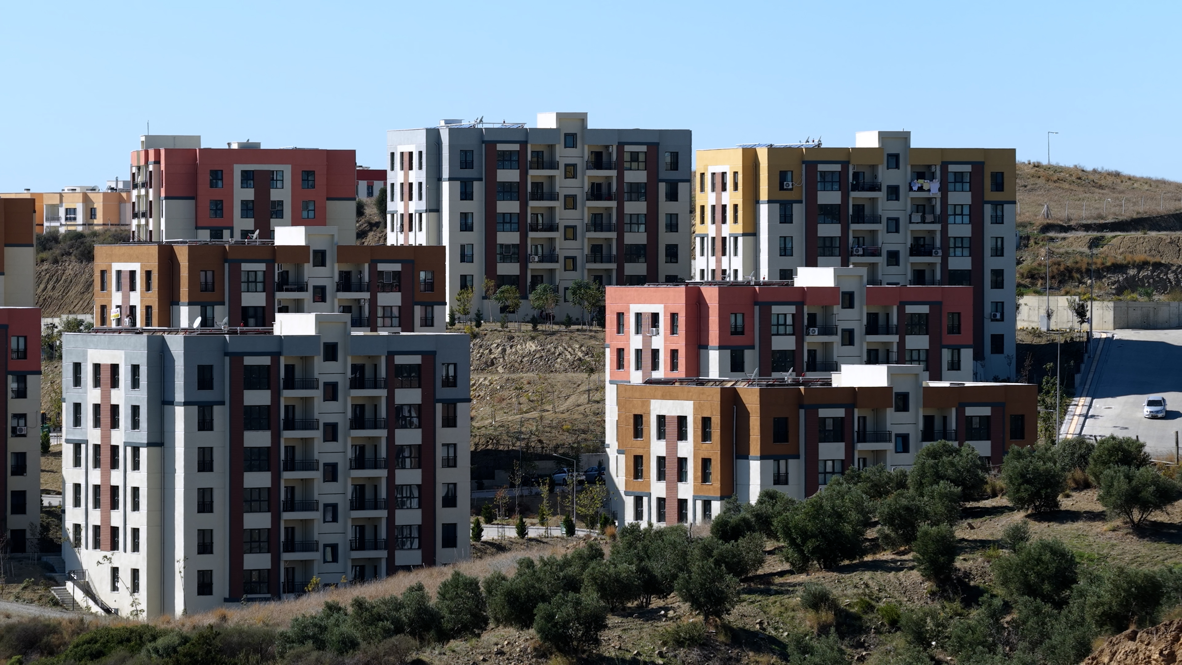 BAKAN KURUM’DAN SOSYAL KONUT PAYLAŞIMI: TÜRKİYE’Yİ EV SAHİBİ YAPACAĞIZ