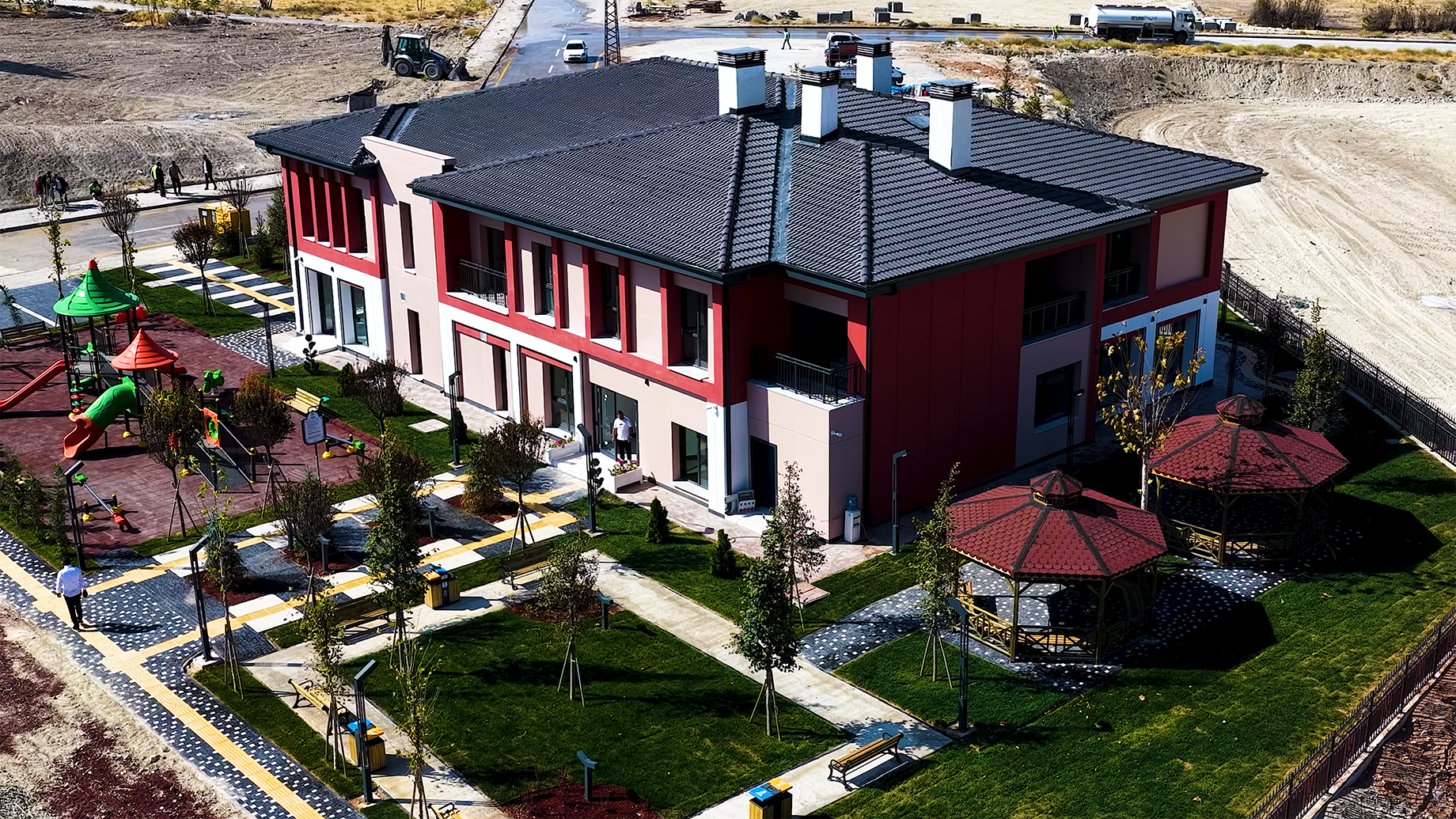 BAKAN KURUM’DAN, MAHALLE KONAKLARI İLE İLGİLİ PAYLAŞIM