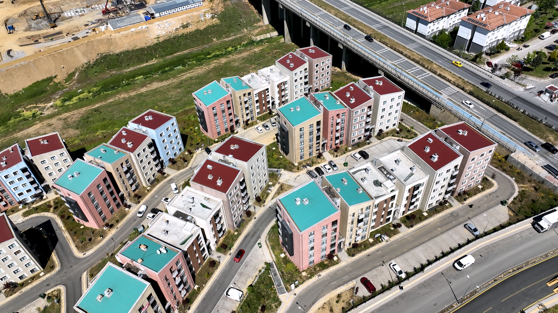 BAKAN KURUM’DAN BAŞAKŞEHİR SOSYAL KONUT PAYLAŞIMI