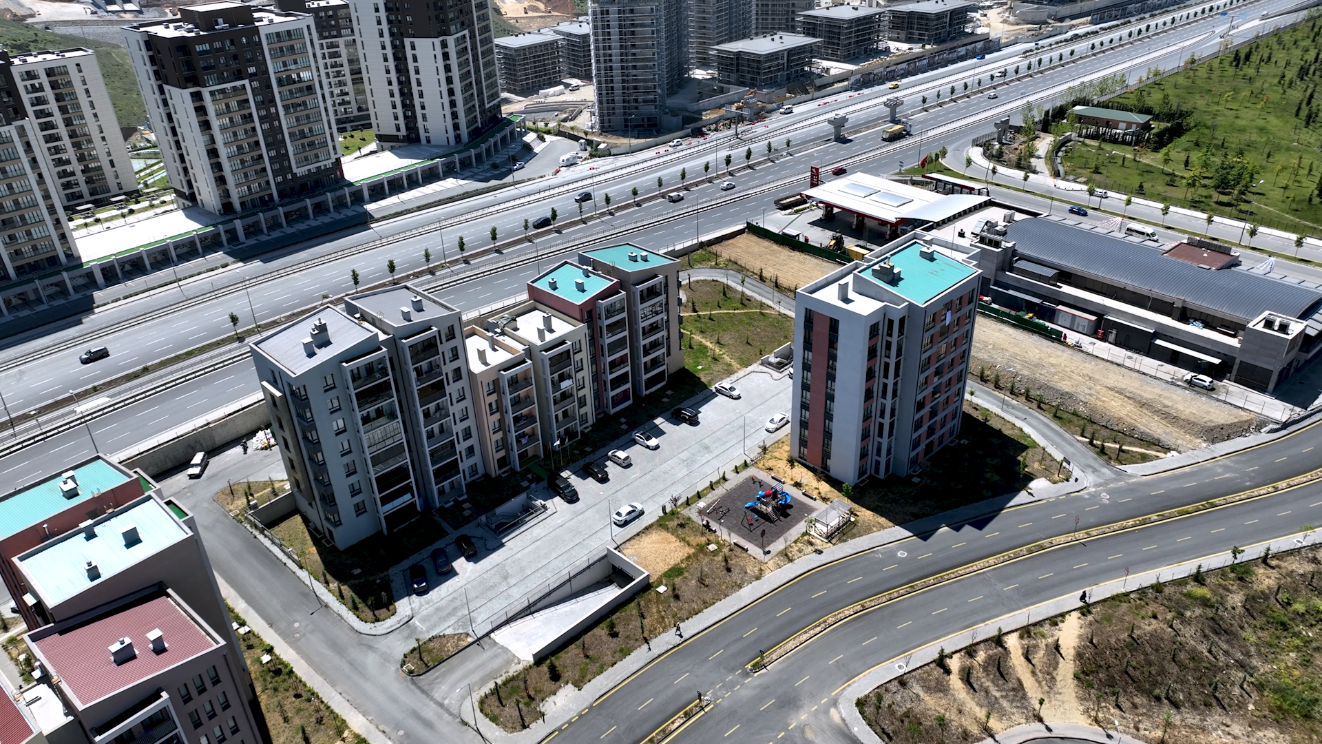 BAKAN KURUM’DAN BAŞAKŞEHİR SOSYAL KONUT PAYLAŞIMI