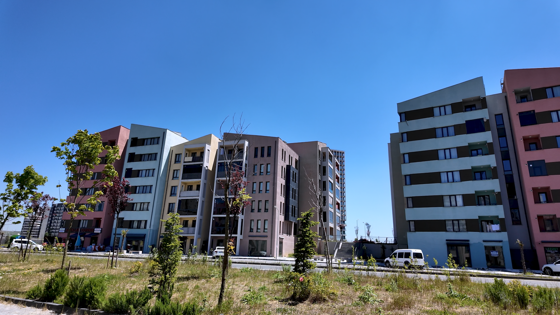 BAKAN KURUM’DAN BAŞAKŞEHİR SOSYAL KONUT PAYLAŞIMI