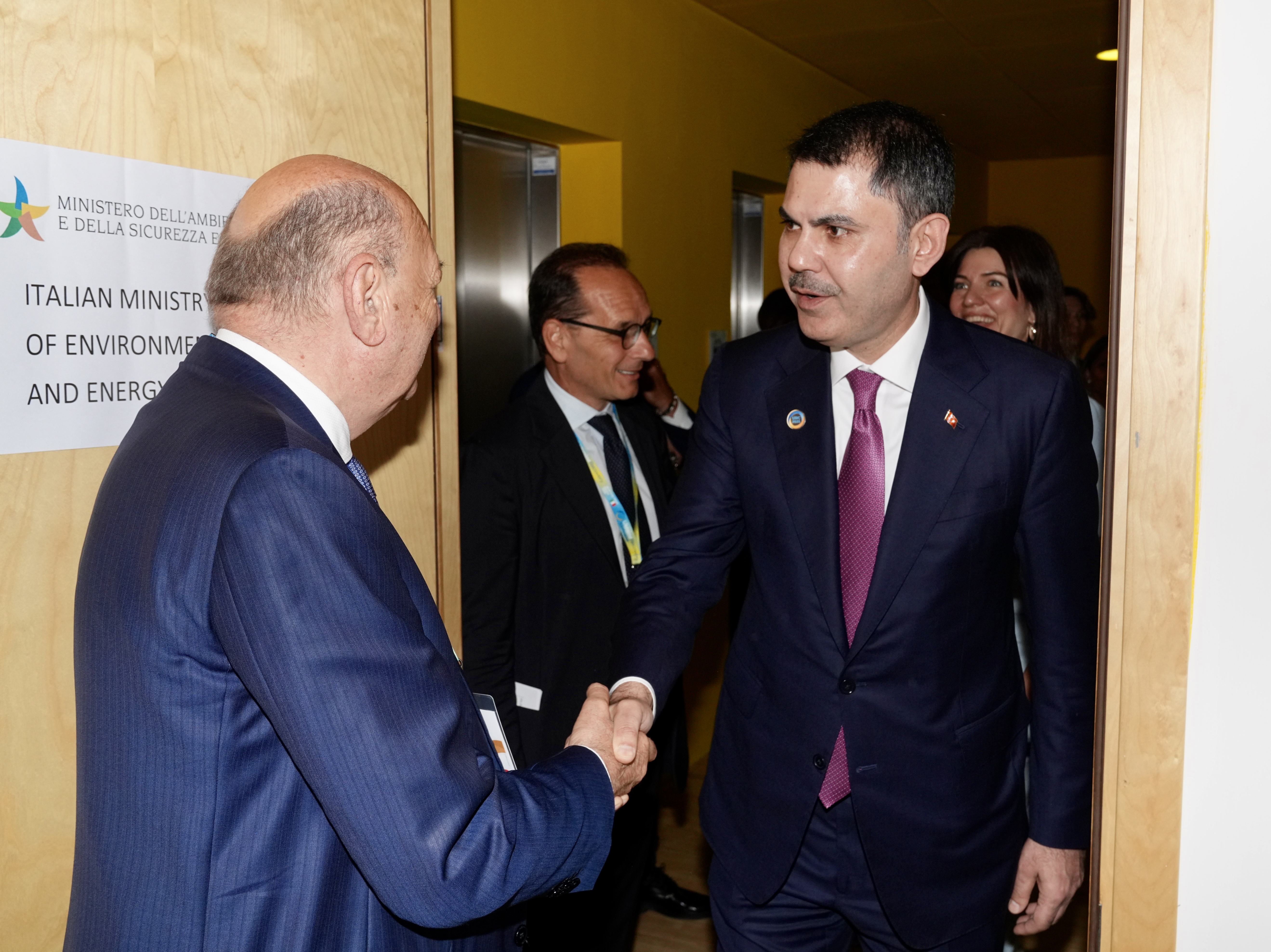 BAKAN KURUM’UN ROMA DİPLOMASİSİ